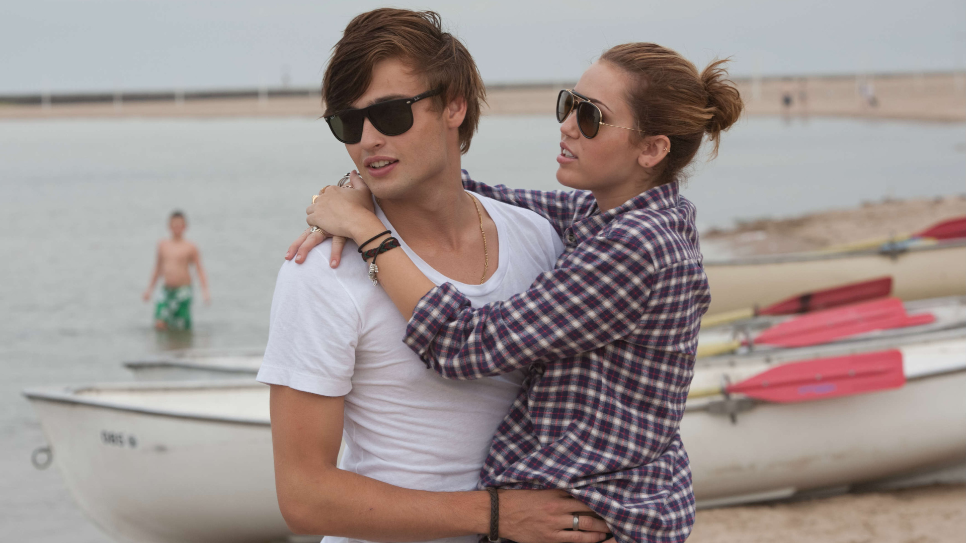 Майли Сайрус и Дуглас Бут, фильм Лето. Однокассники. Любовь