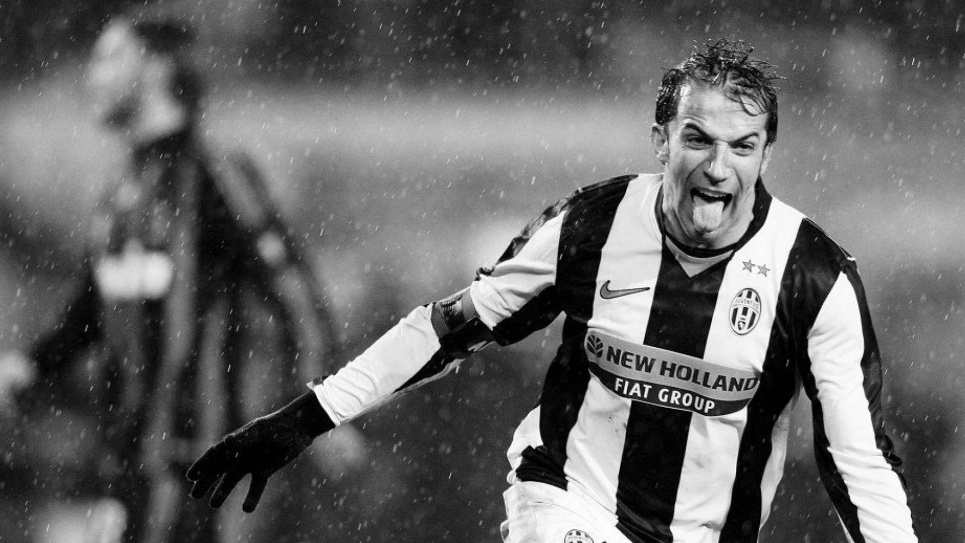 Лучший футболист Сиднея Алессандро Дель Пьеро в темных тонах