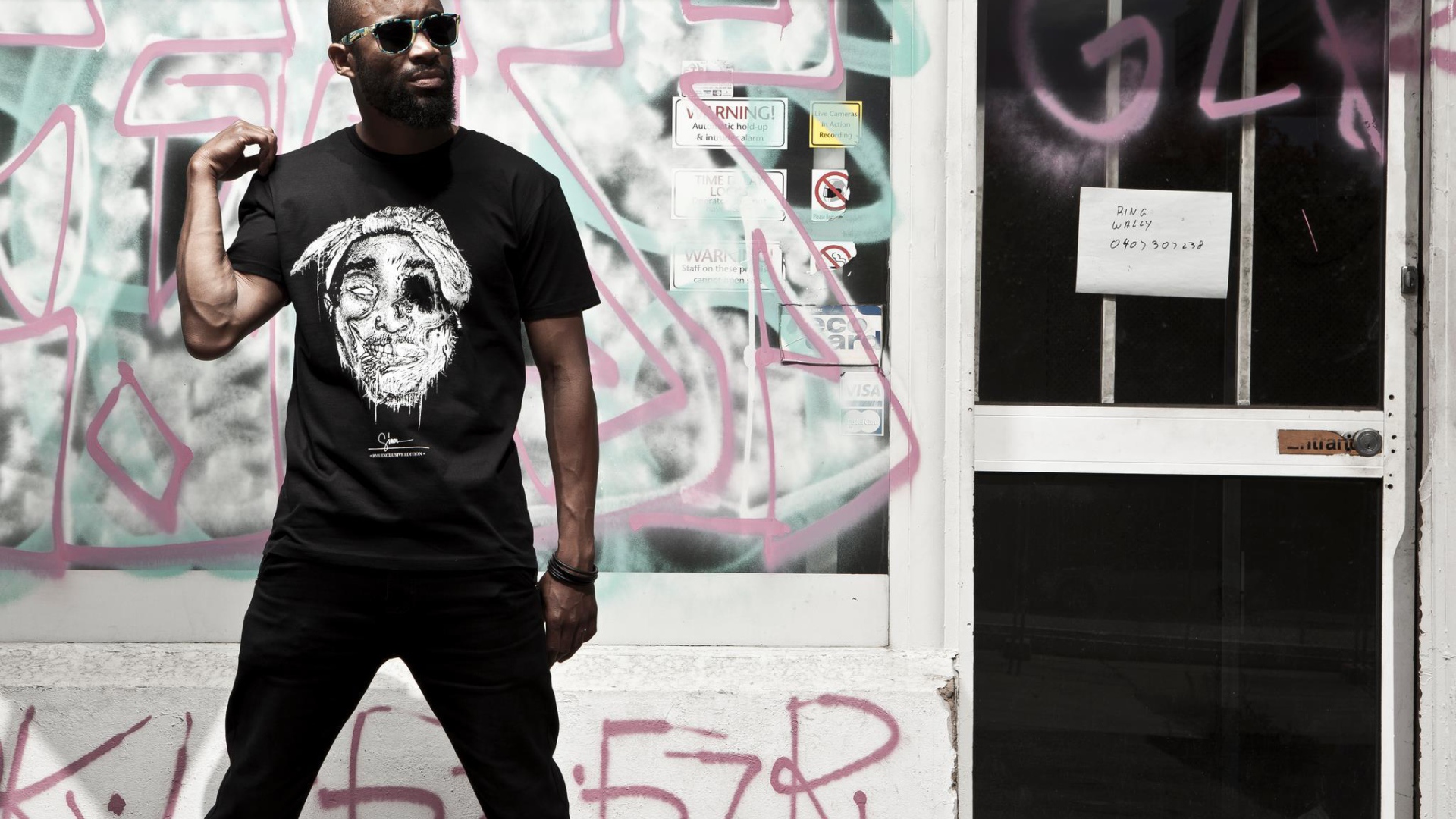 Мужчина в чёрном, swag