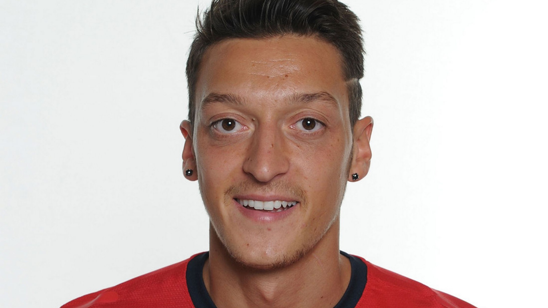 Игрок Арсенала Месут Озил крупным планом