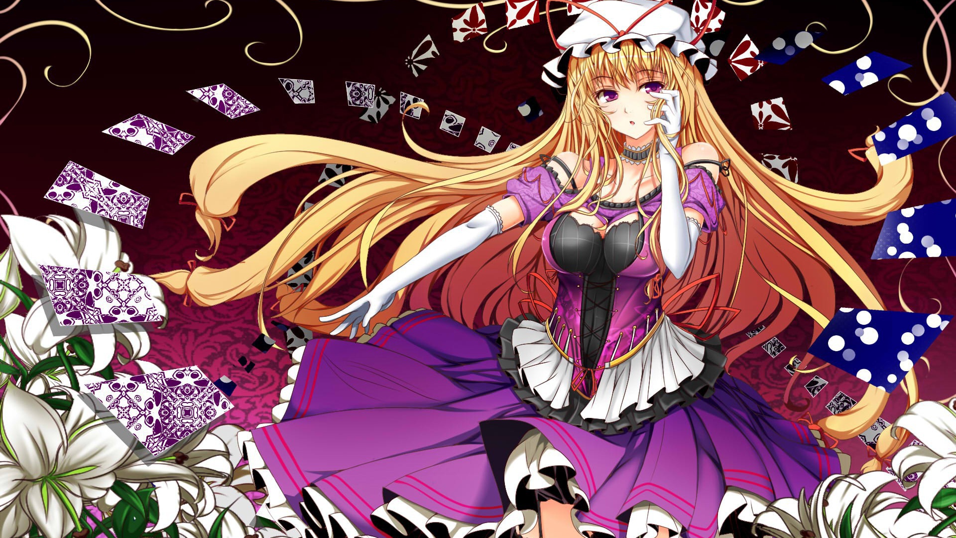 Девушка гадает на картах