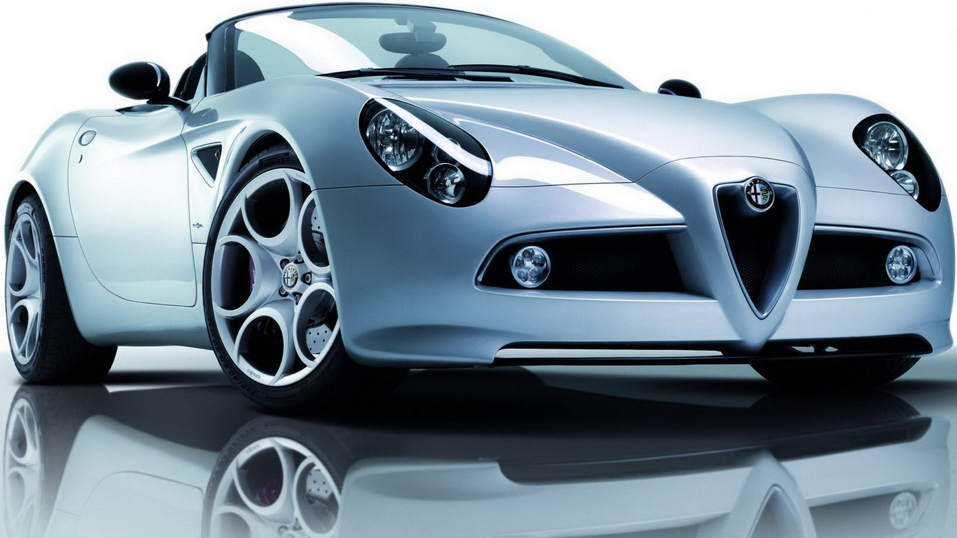 Дизайн автомобиля Alfa Romeo 8c spider