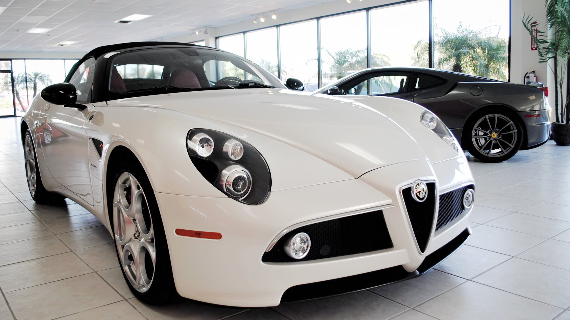 Новая машина Alfa Romeo 8c spider