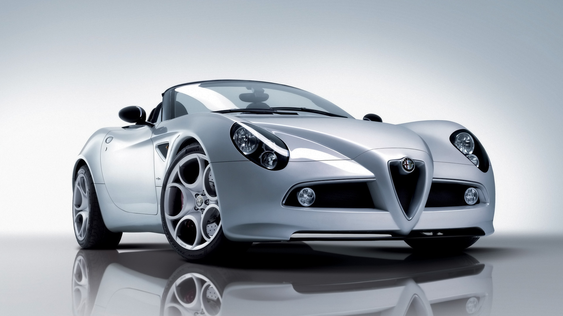 Надежная машина Alfa Romeo 8c spider