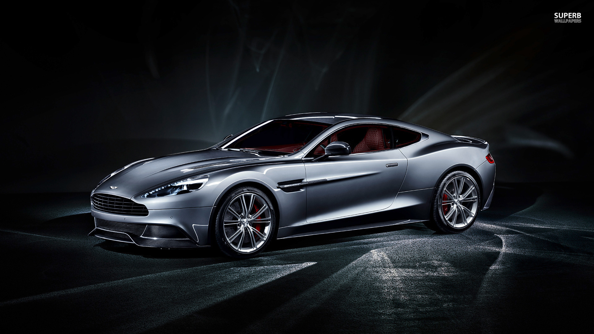 Новый автомобиль Aston Martin 2013