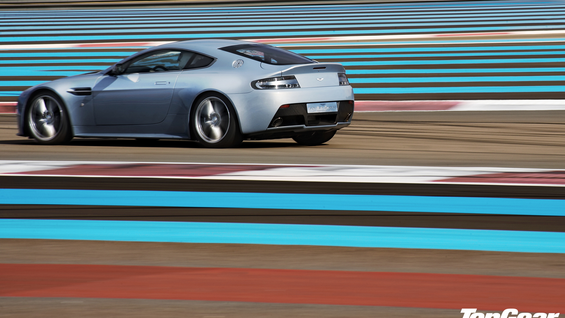 Новая машина Aston Martin top gear