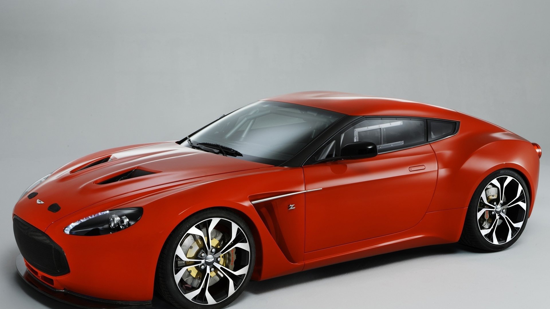 Новая машина Aston Martin zagato