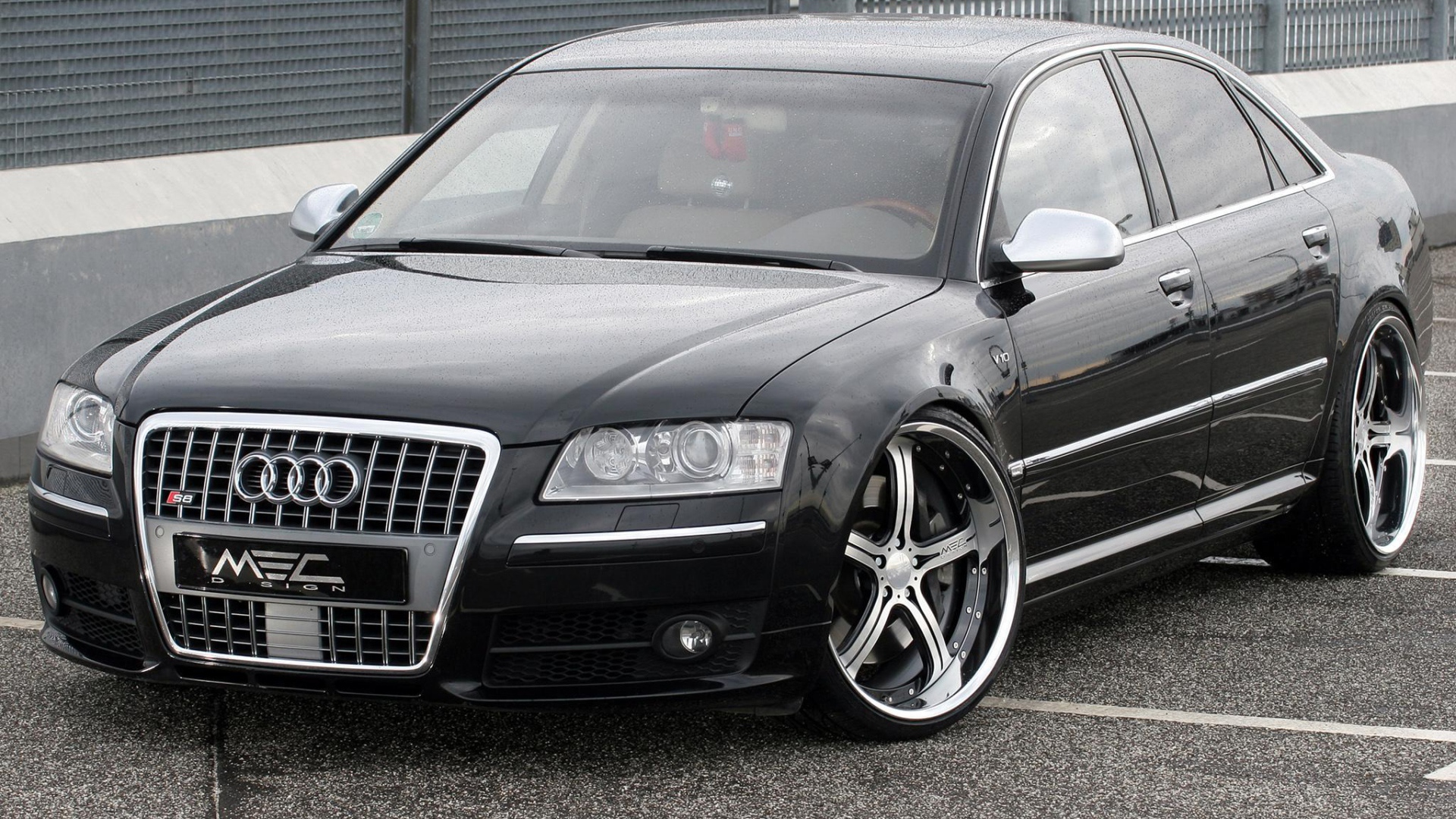 Красивый автомобиль Audi s8