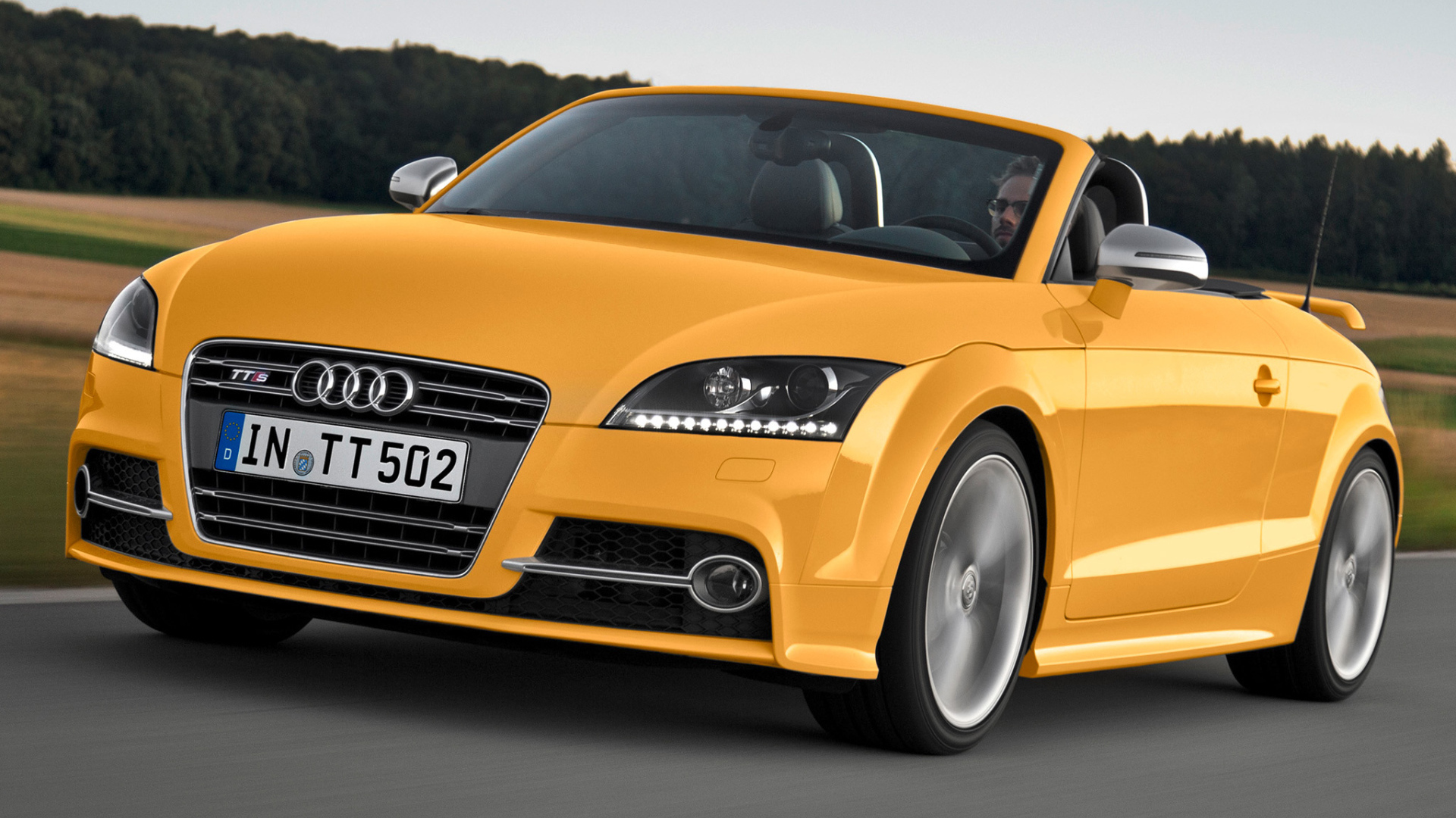 Автомобиль марки Audi модели TT 2014 года