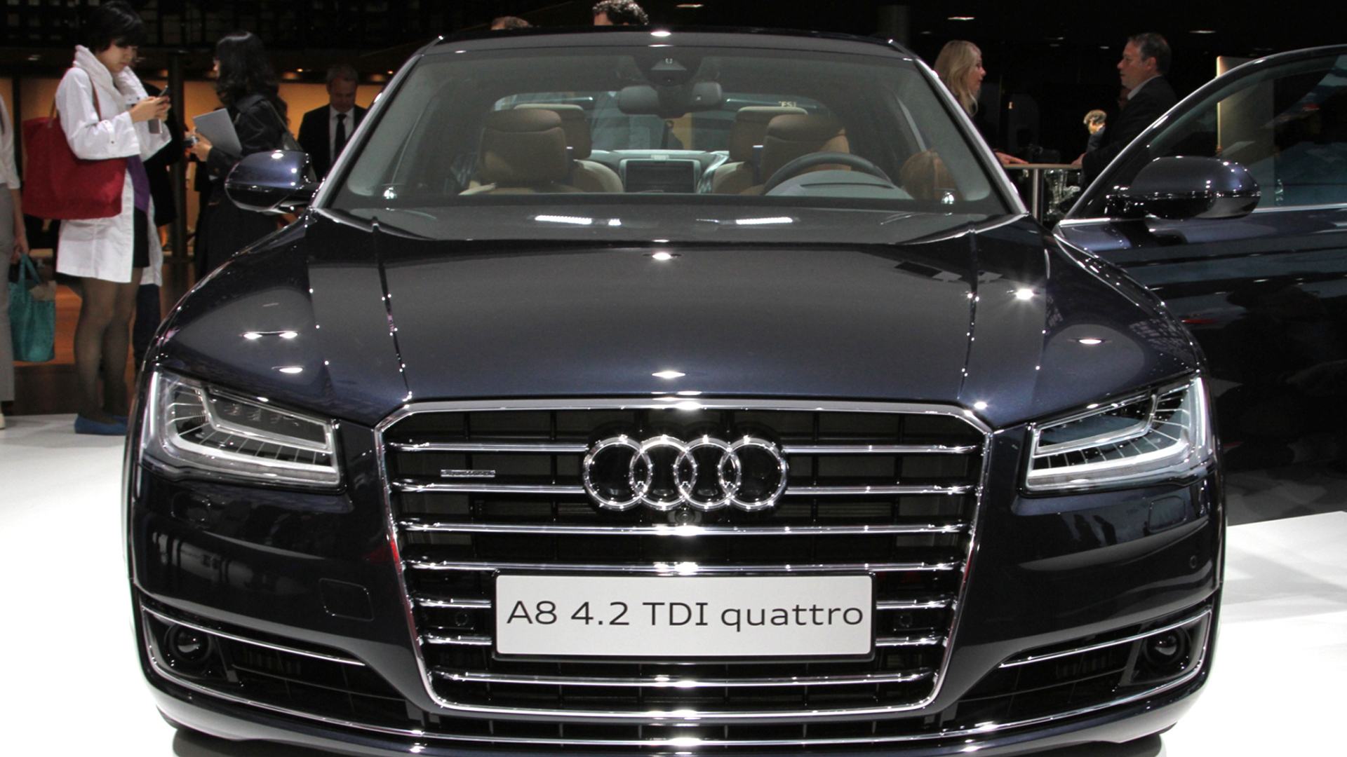 Тест драйв автомобиля Audi A8 2014