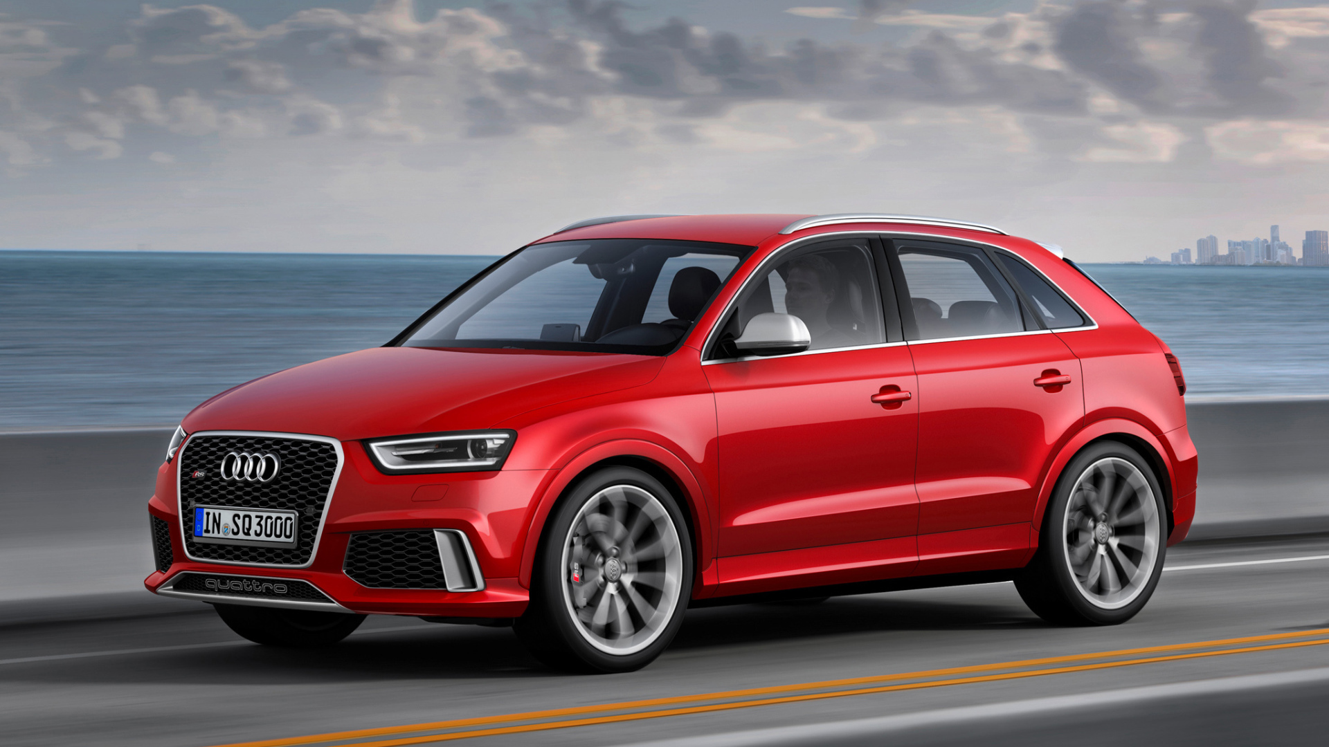 Тест драйв автомобиля Audi RS Q3 2014 года