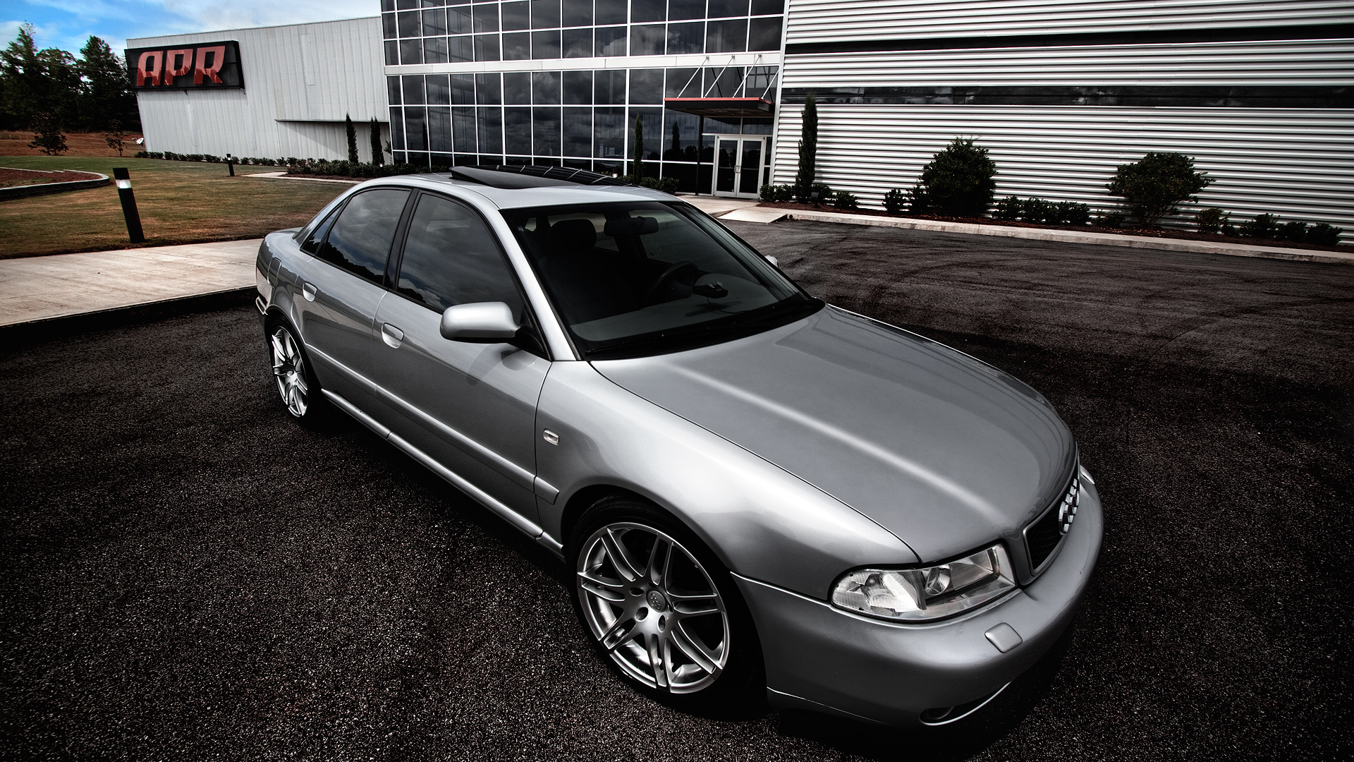 Новая машина Audi b5