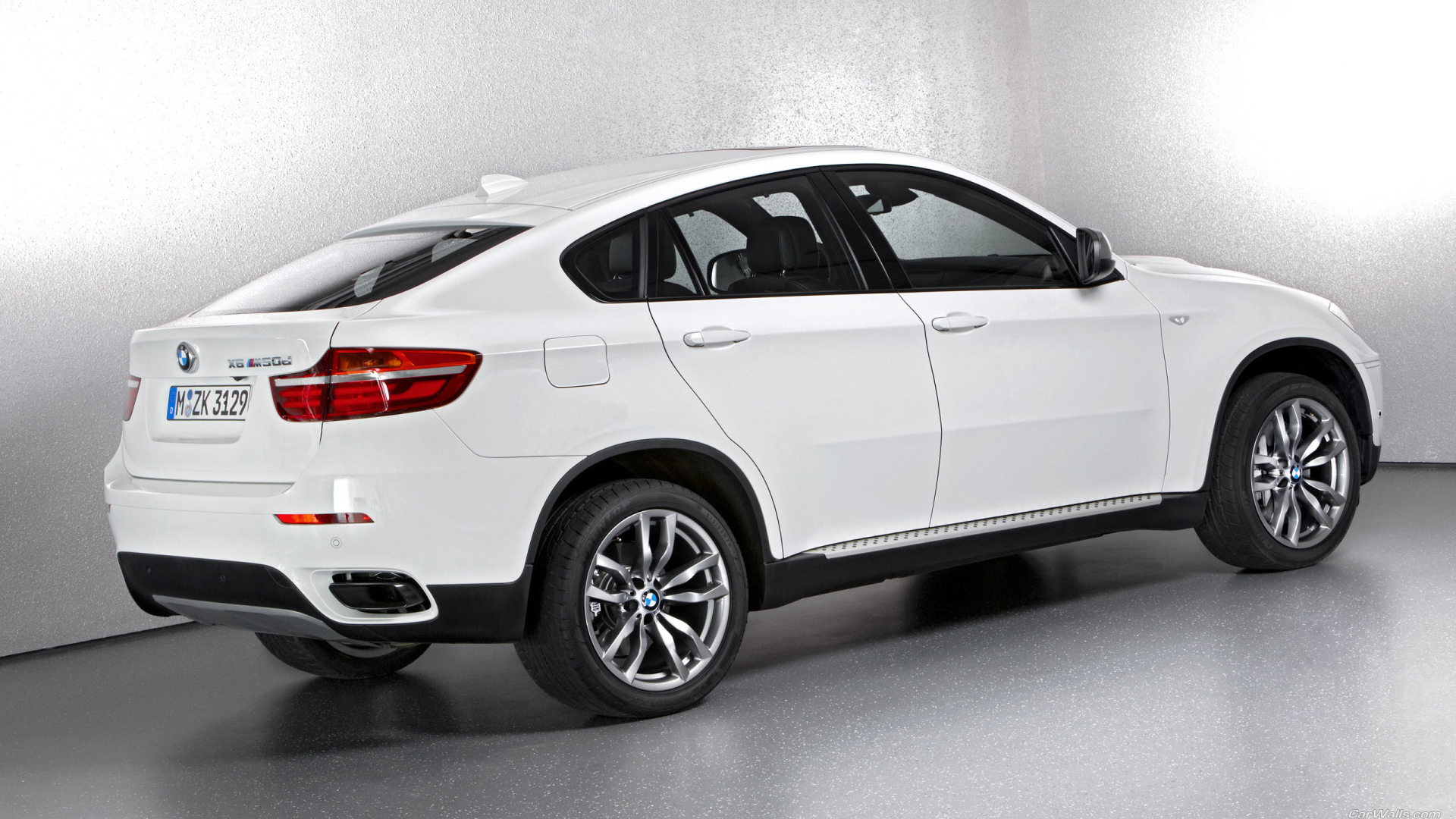 Дизайн автомобиля BMW X6 2014 года