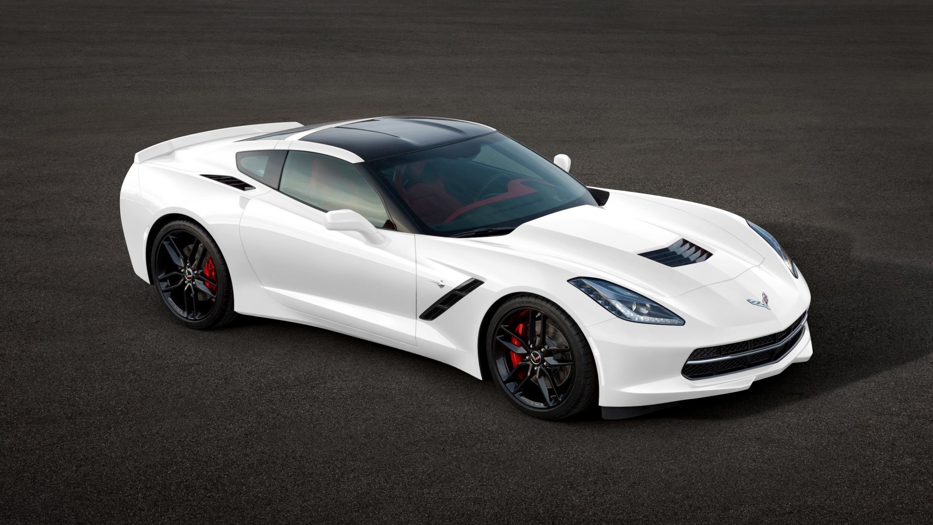 Красивый автомобиль Chevrolet Corvette 2014 года