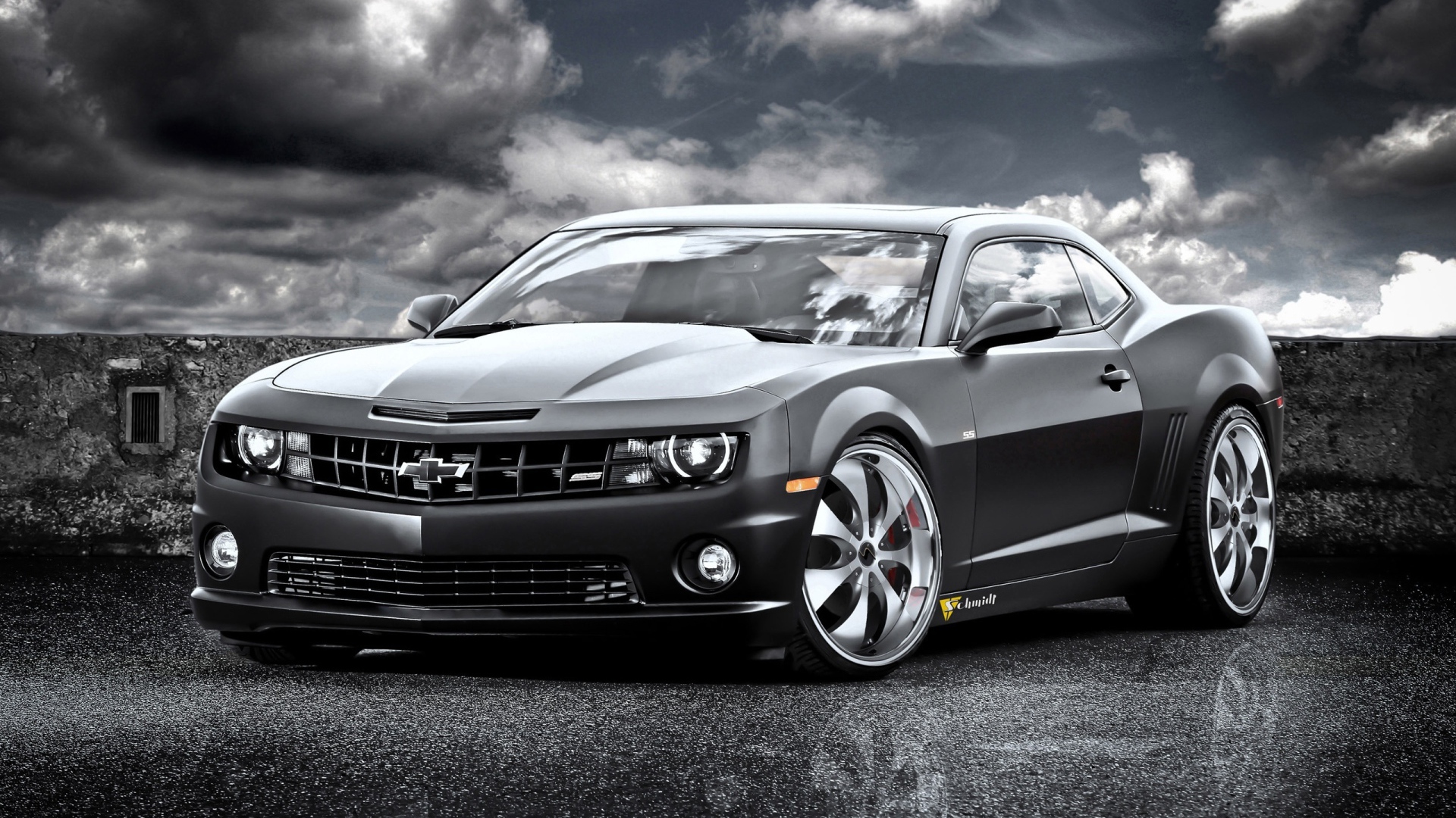 Черный Chevrolet Camaro SS