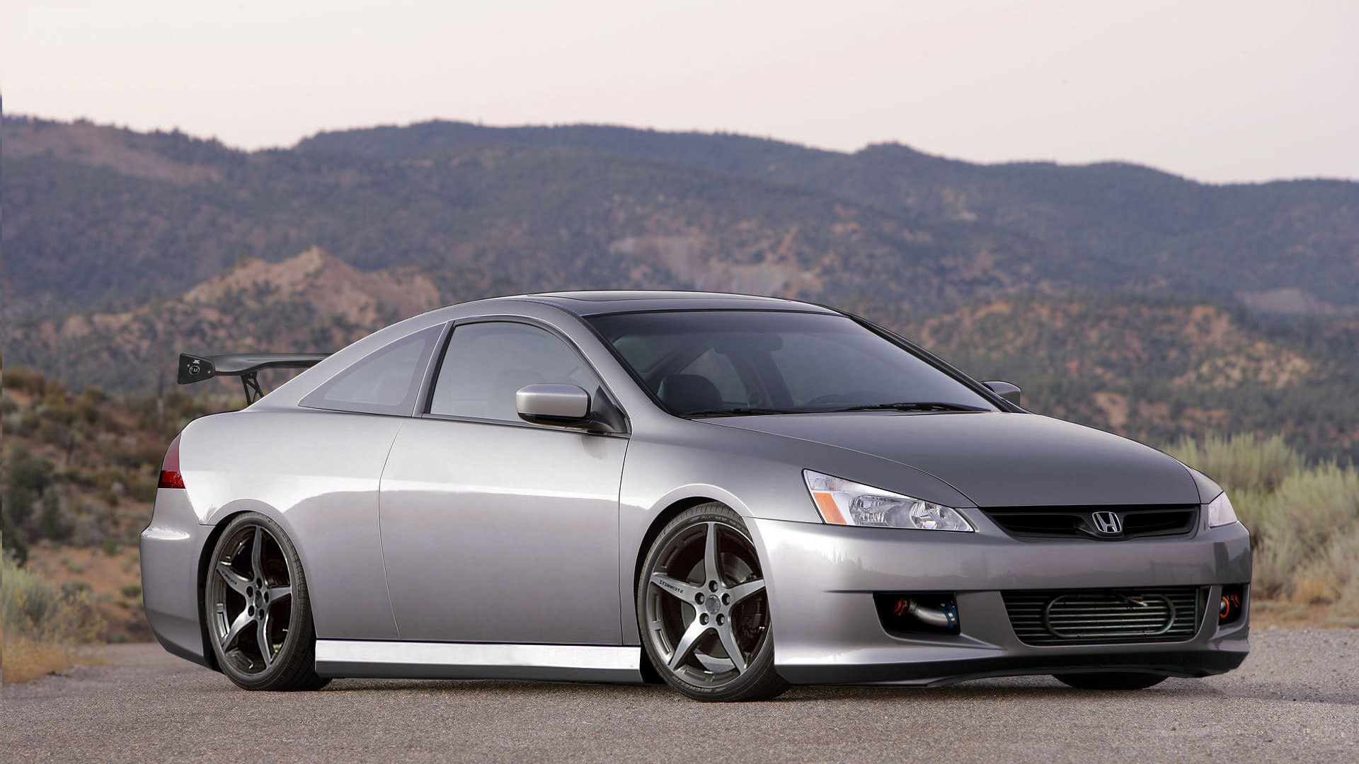 Красивый автомобиль Honda Prelude club