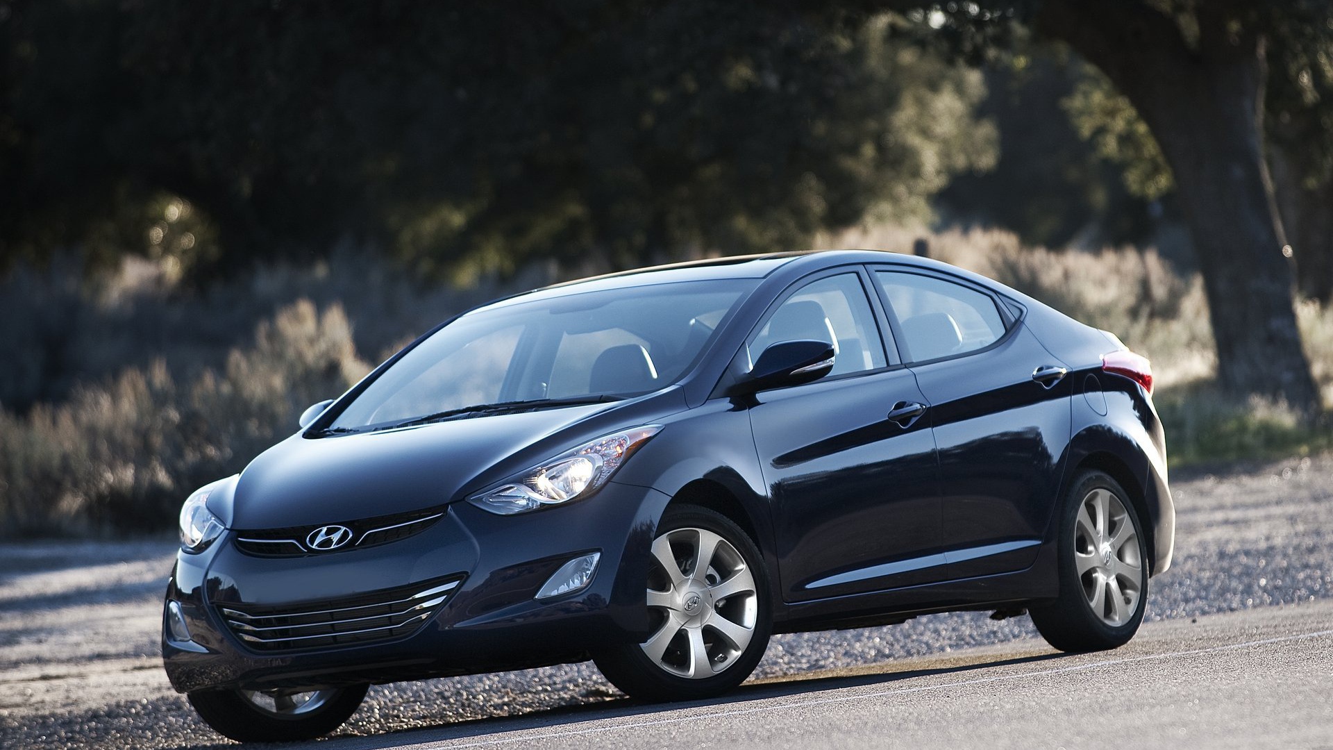 Автомобиль марки Hyundai модели Elantra