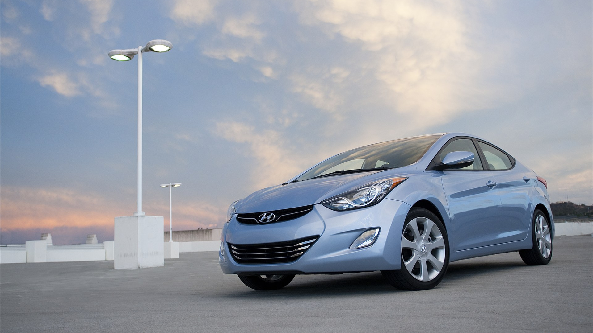 Фото автомобиля Hyundai Elantra