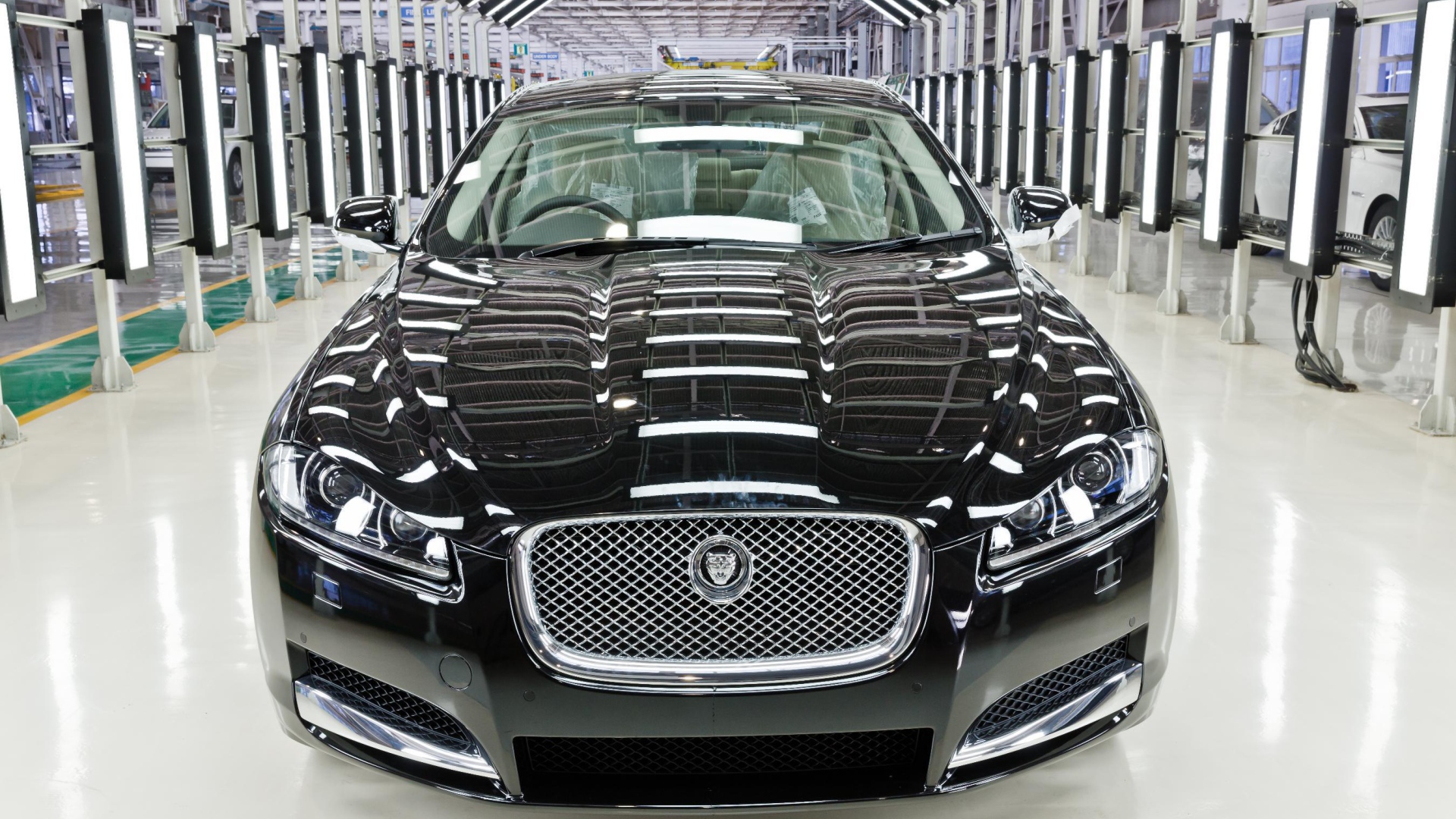 Jaguar XF в салоне