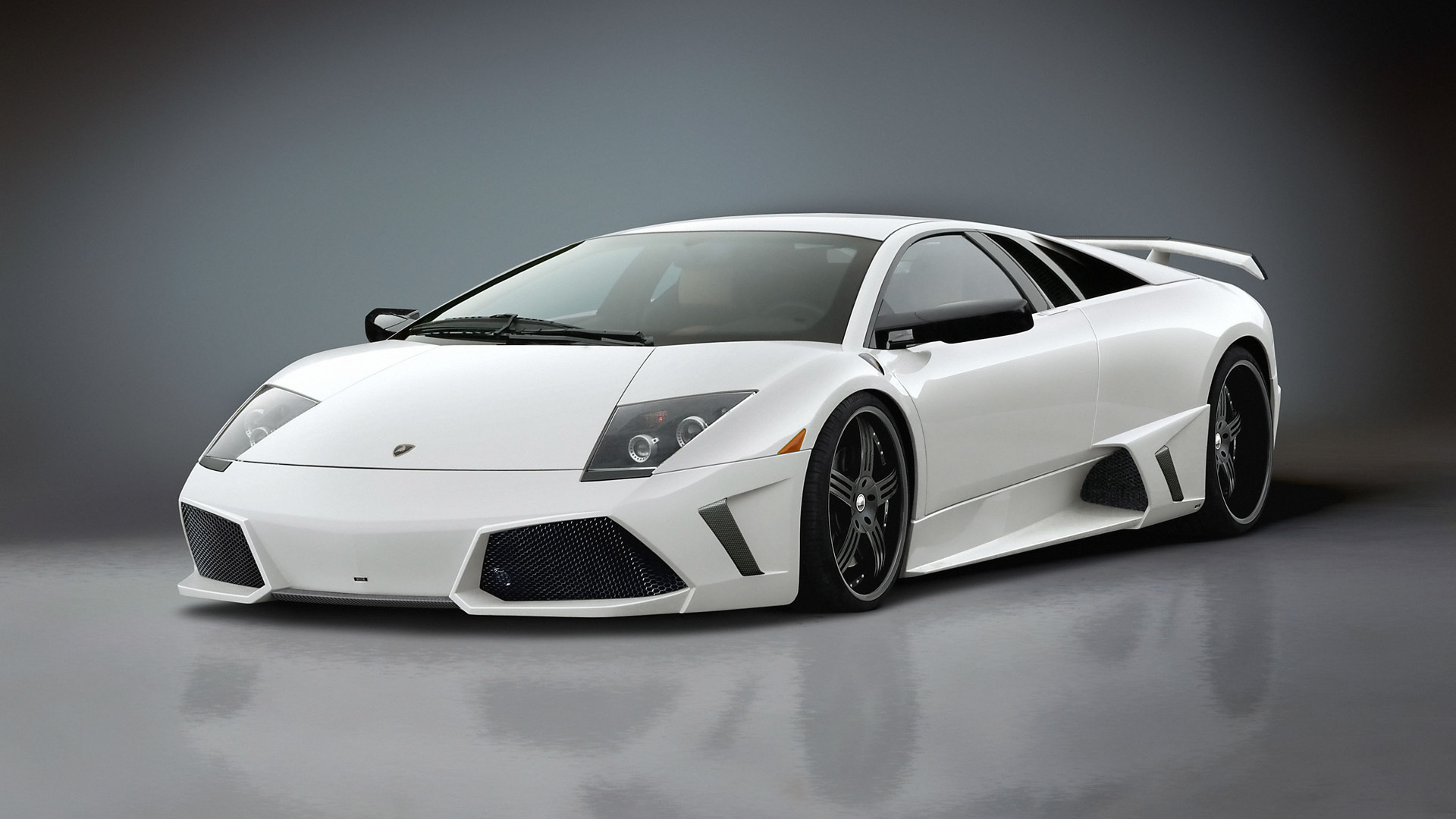 Красивый автомобиль Lamborghini Murcielago