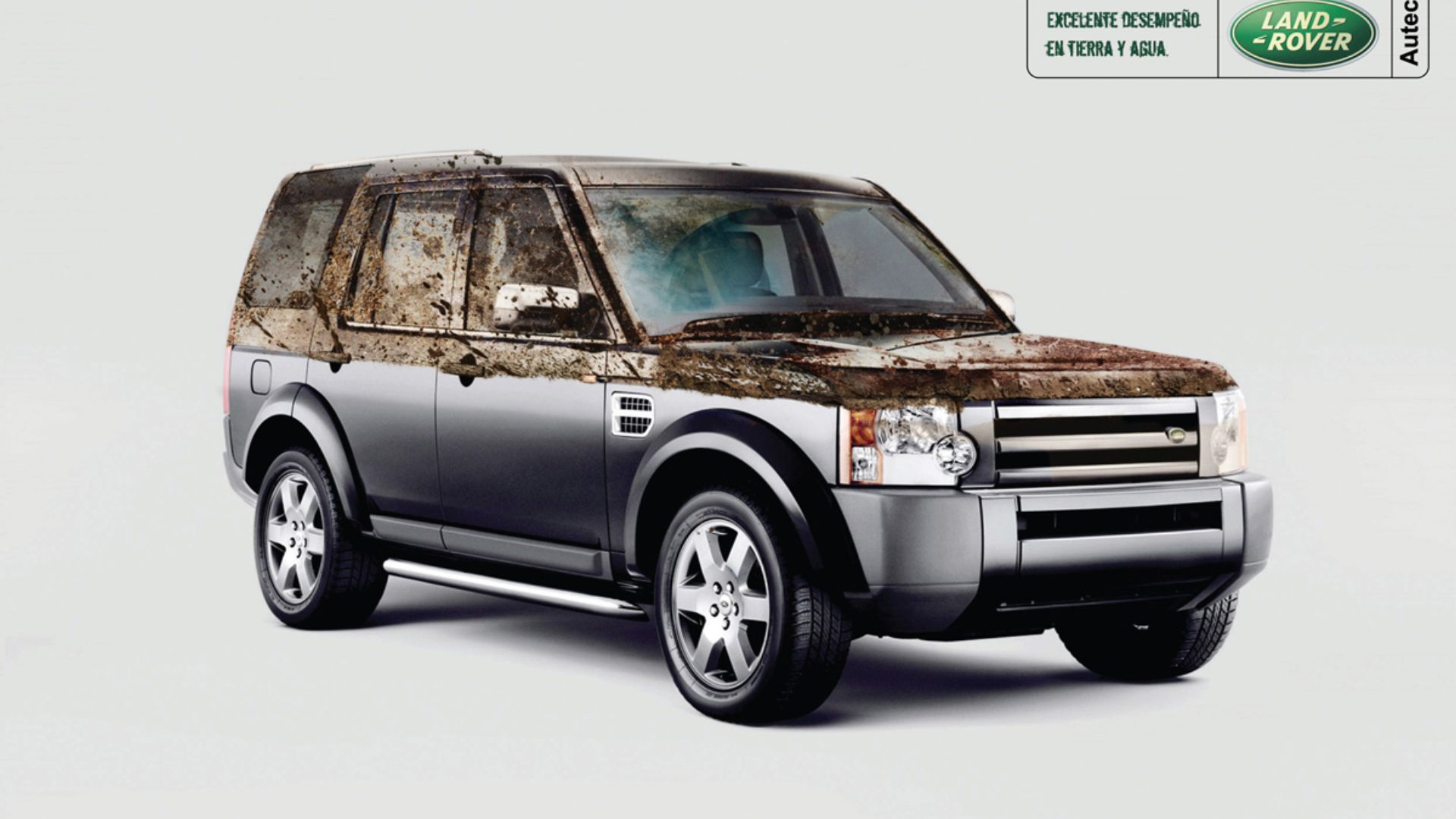 Красивый автомобиль Land Rover Discovery 3 в Москве