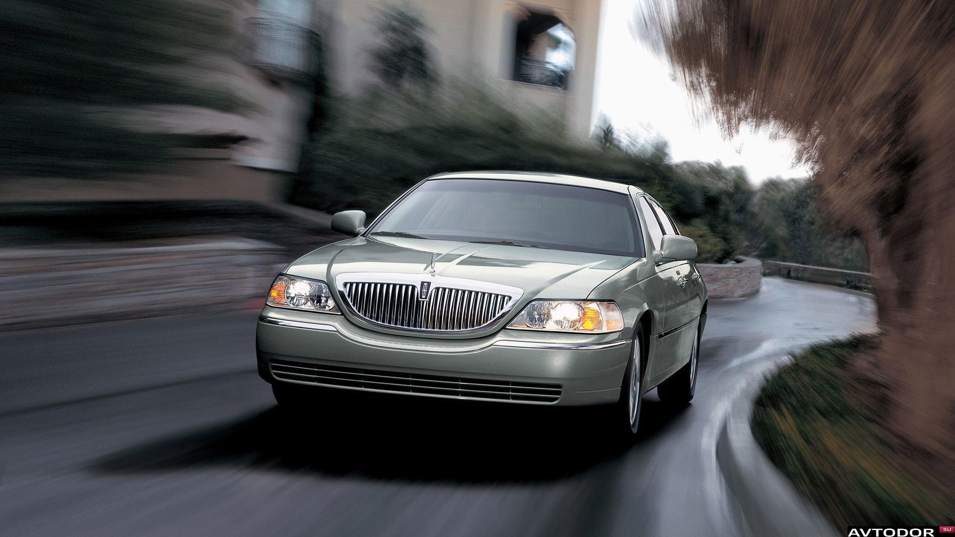 Новый автомобиль Lincoln Town Car