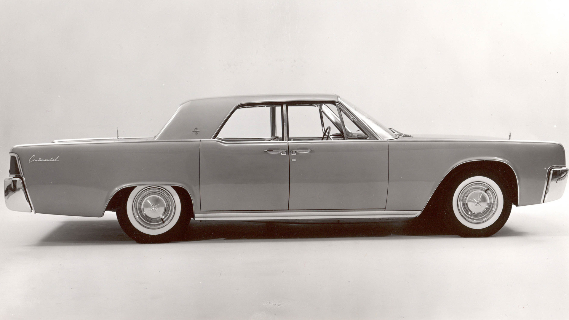 Надежный автомобиль Lincoln Continental