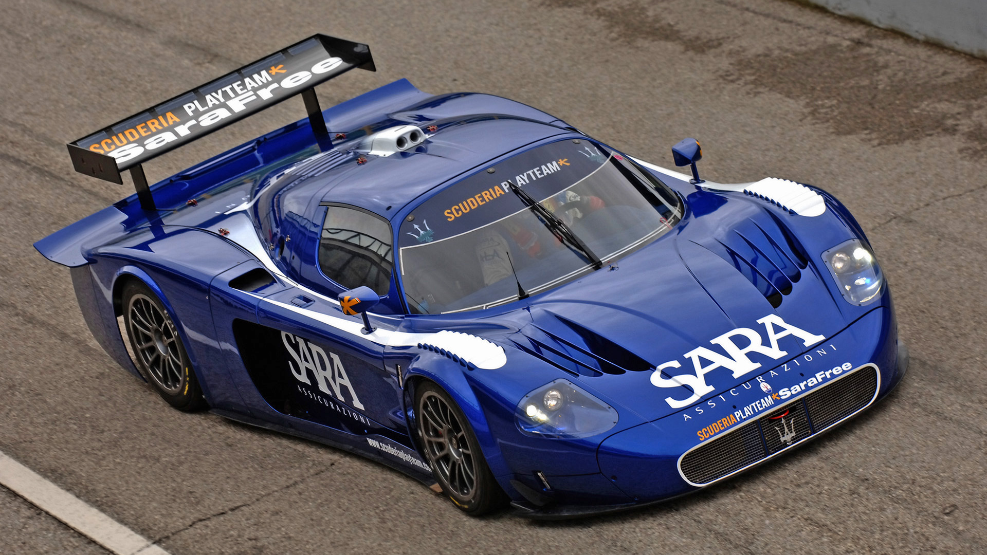 Новый автомобиль Maserati MC12