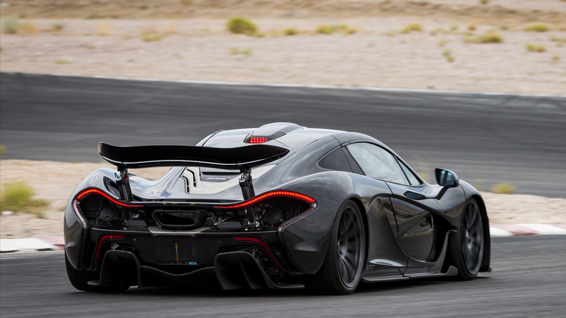 Красивый автомобиль McLaren P1 2014