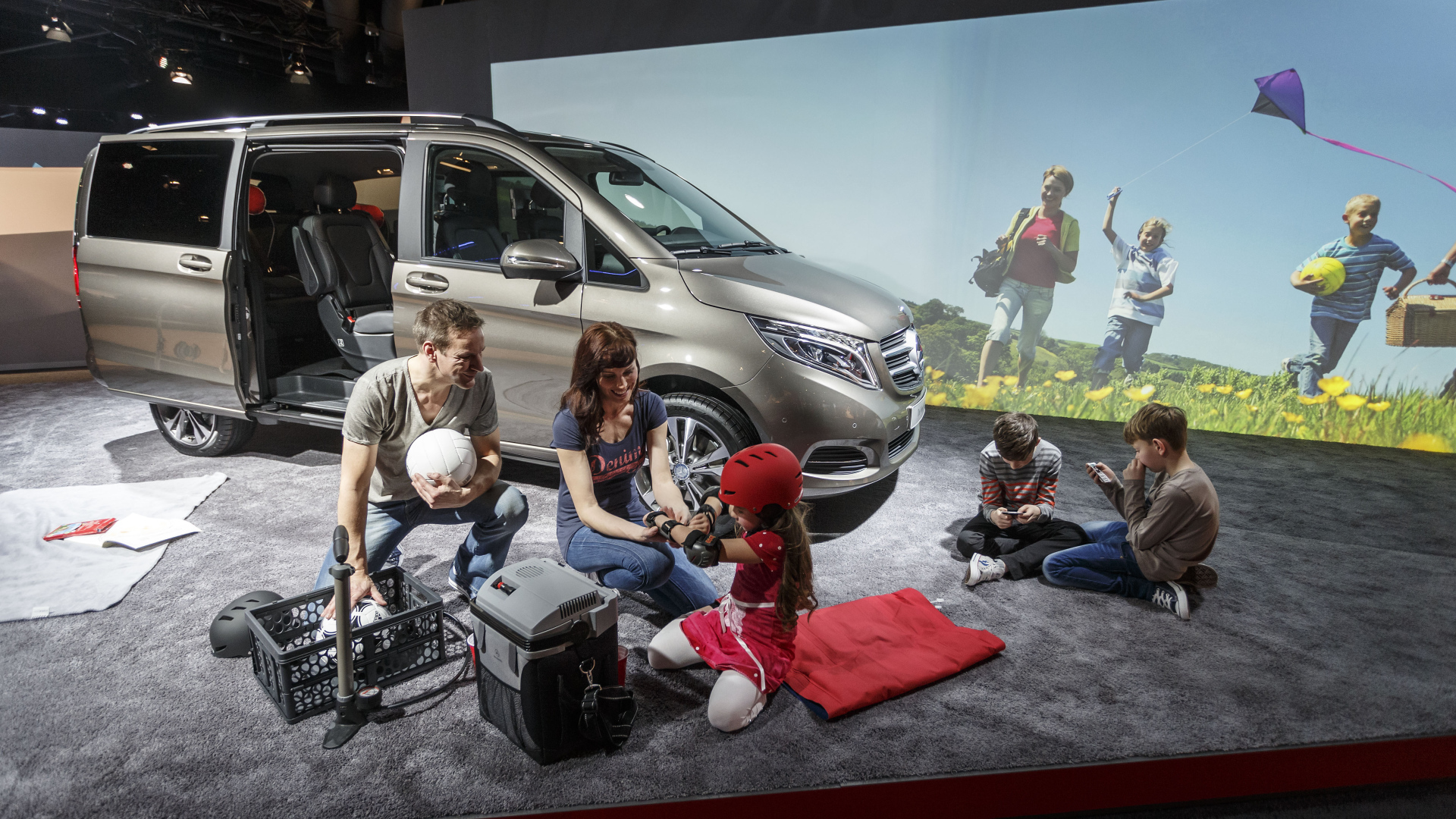 Дизайн автомобиля Mercedes V-Class 2014