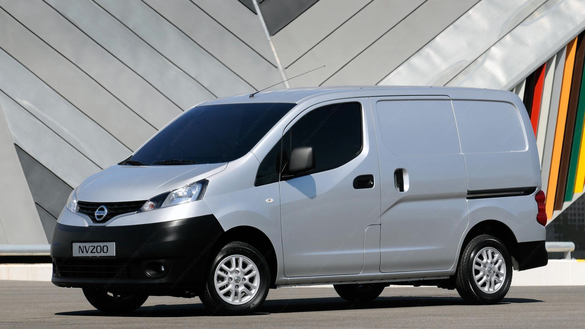 Надежная машина Nissan NV200