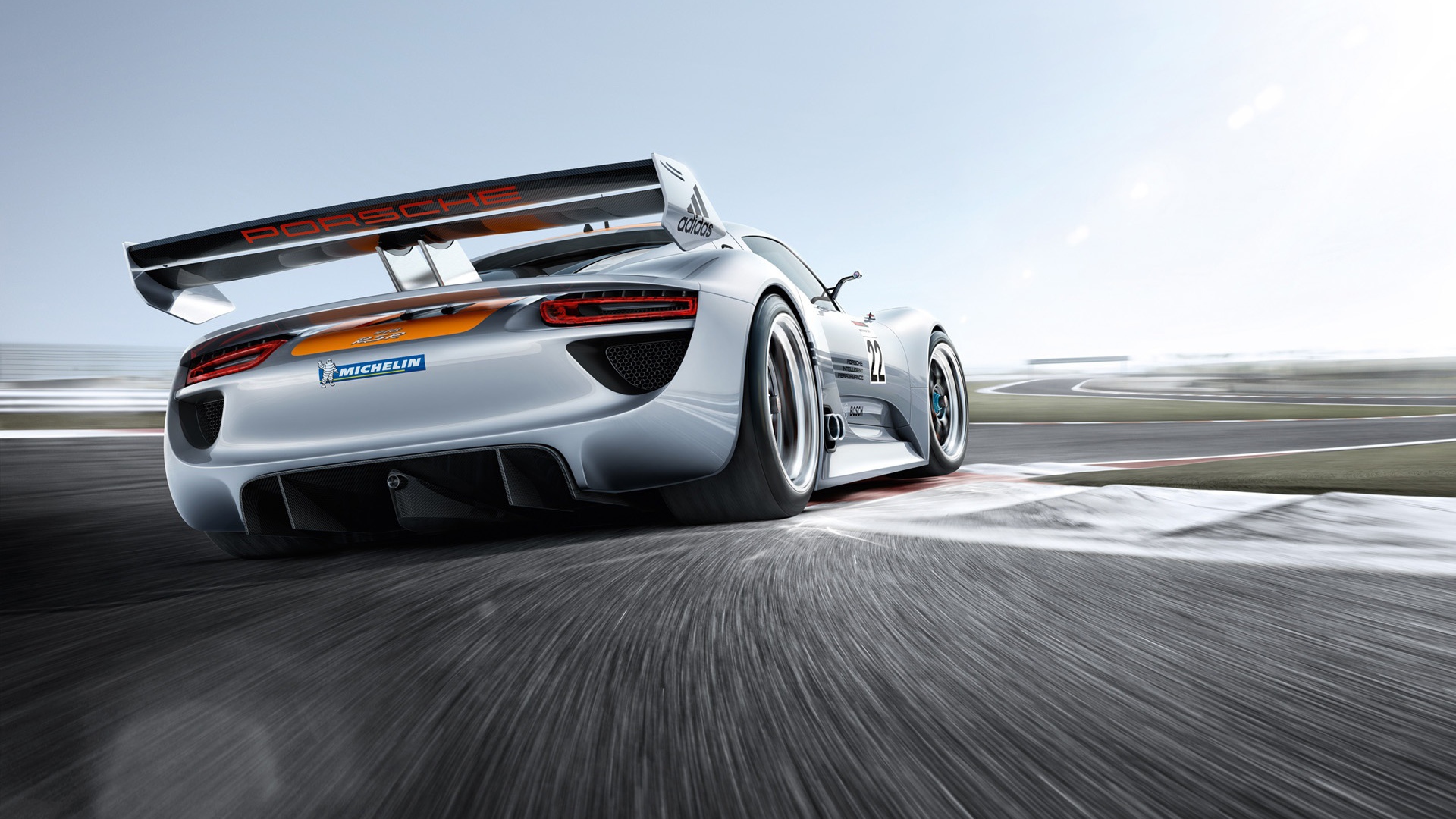 Гоночный Porsche 918