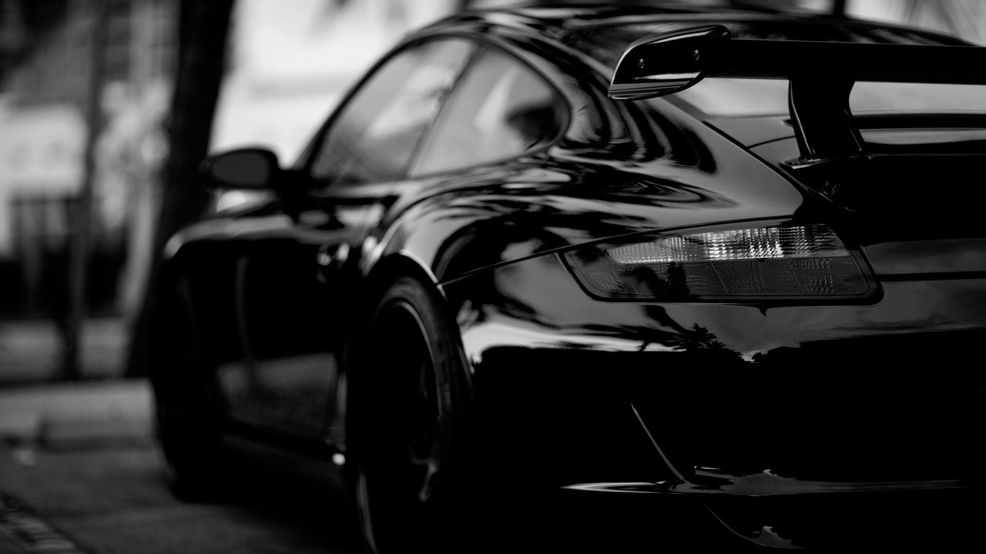 Porsche в черном