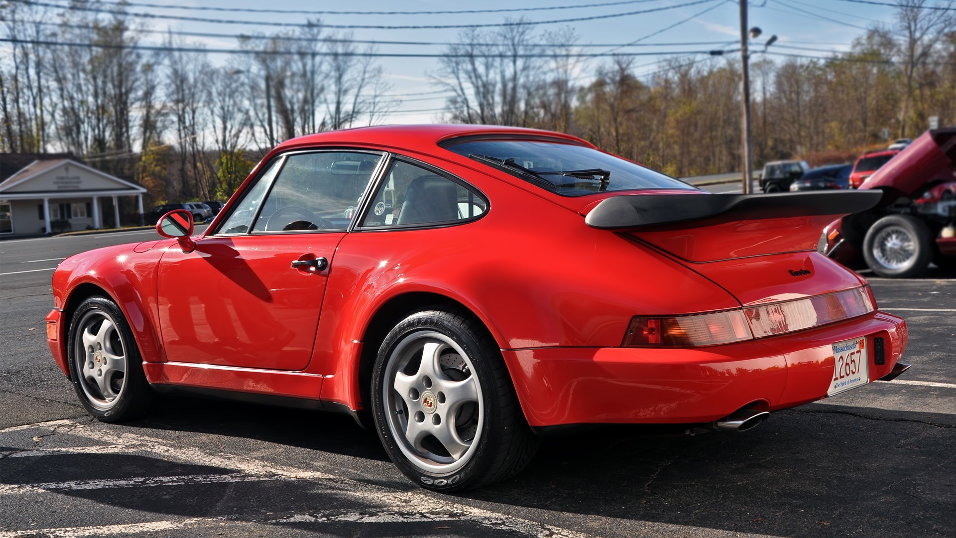 Спортивный красный порш