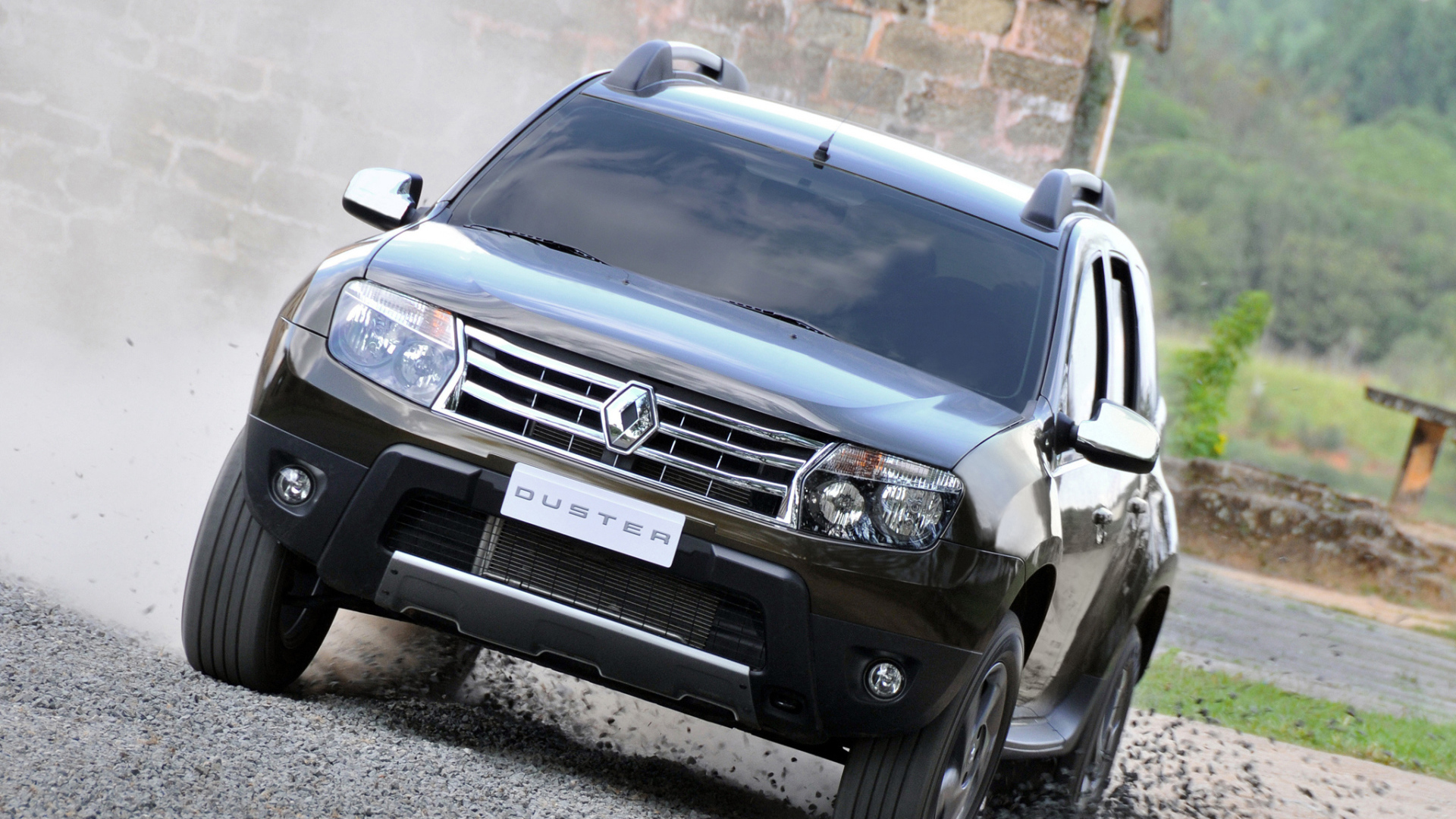 Красивый автомобиль Renault Duster