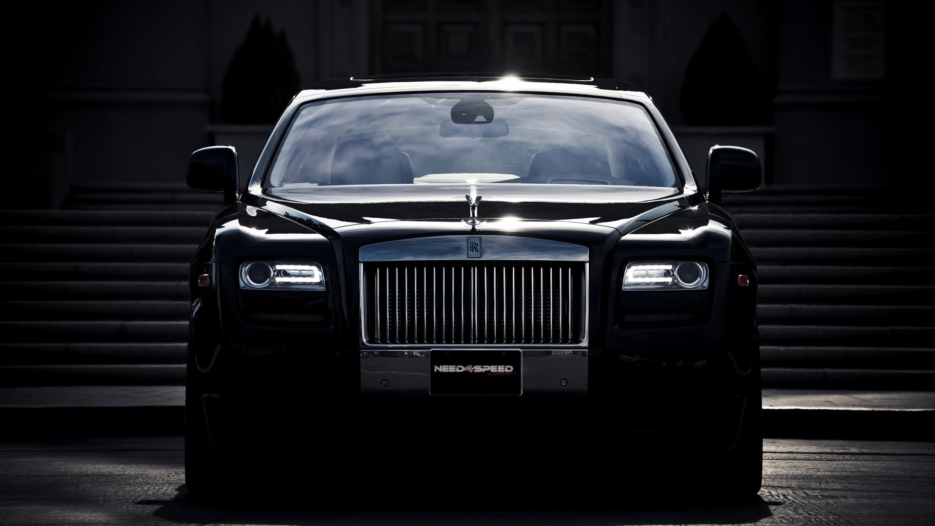 Надежная машина Rolls Royce Ghost
