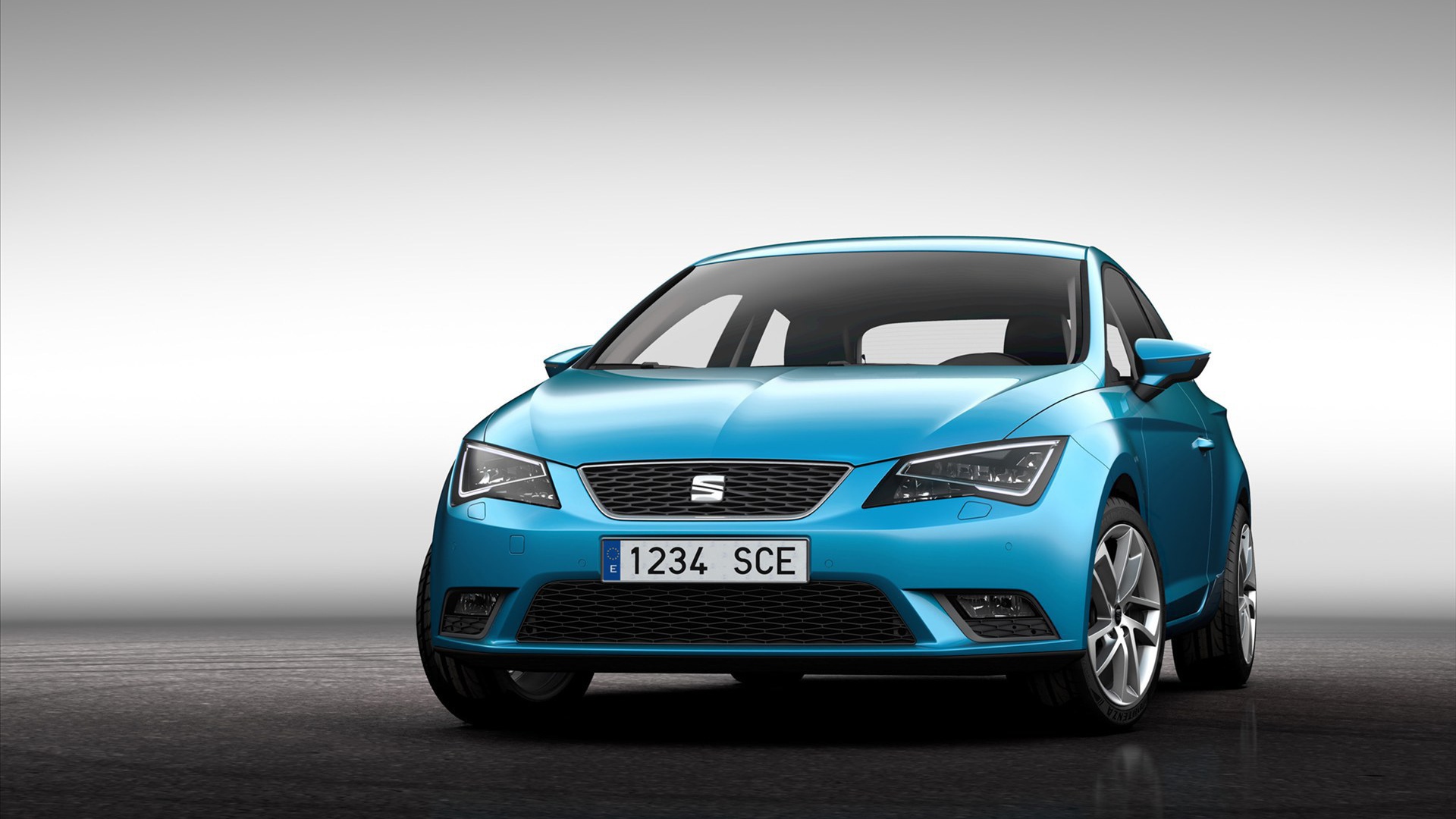 Красивый автомобиль Seat Leon 2014