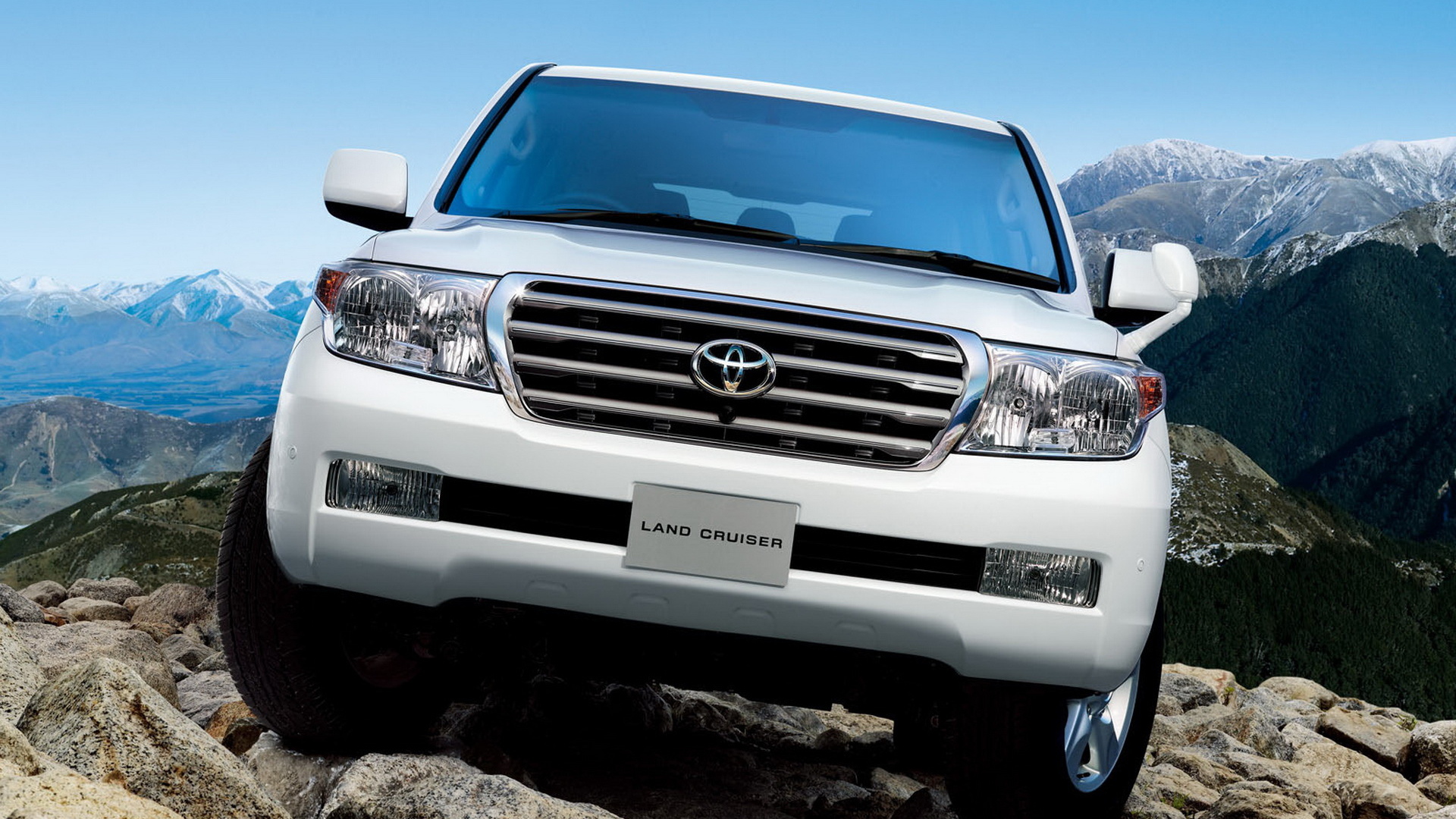 Новый автомобиль Toyota Land Cruiser 200