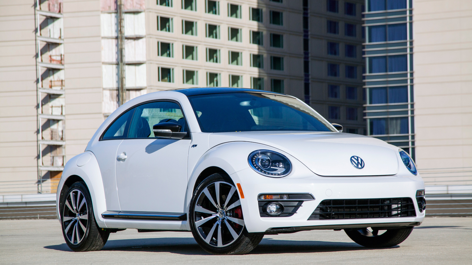 Автомобиль марки Volkswagen Beetle 2014