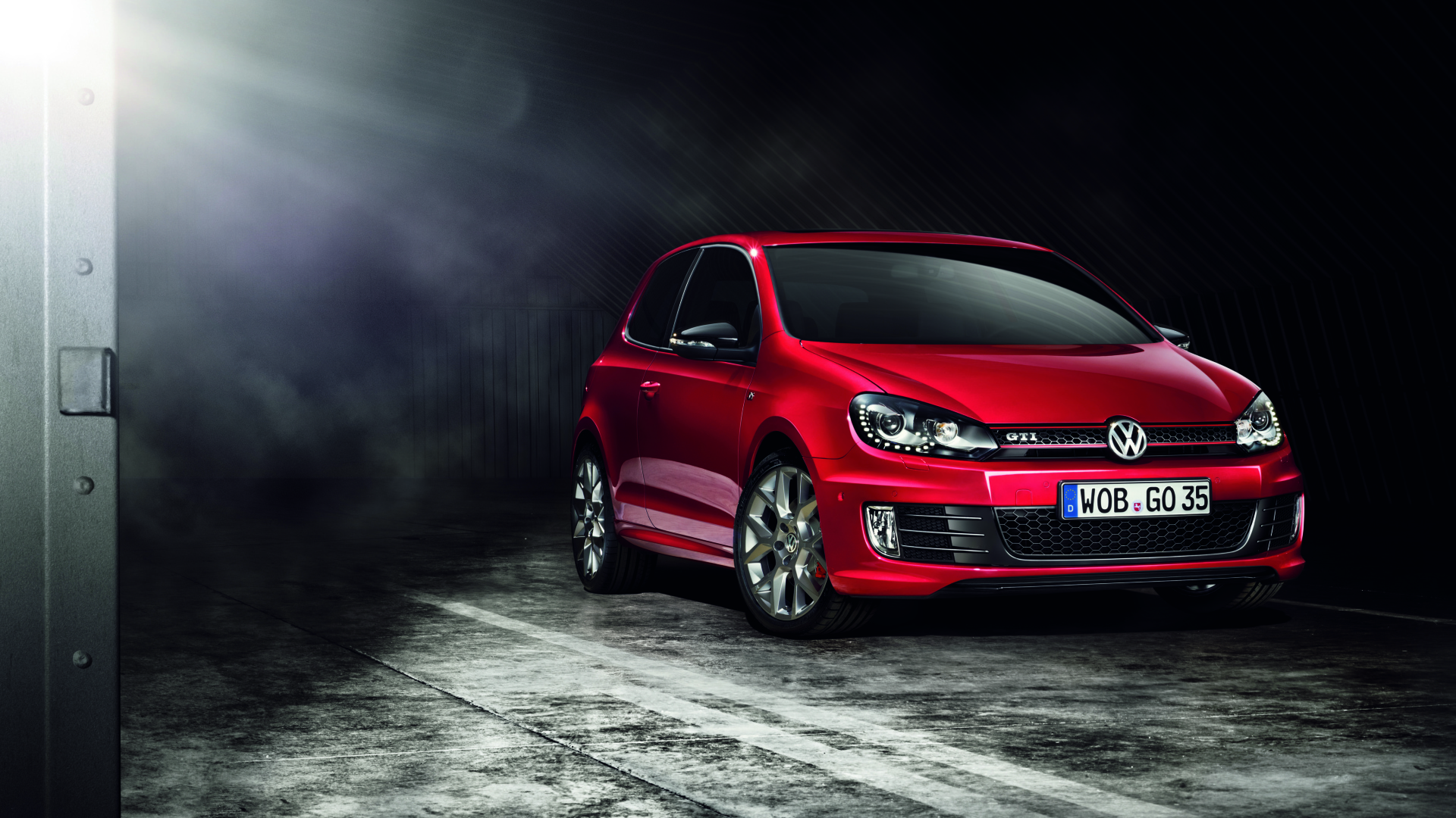Новый автомобиль Golf GTI 2014 года
