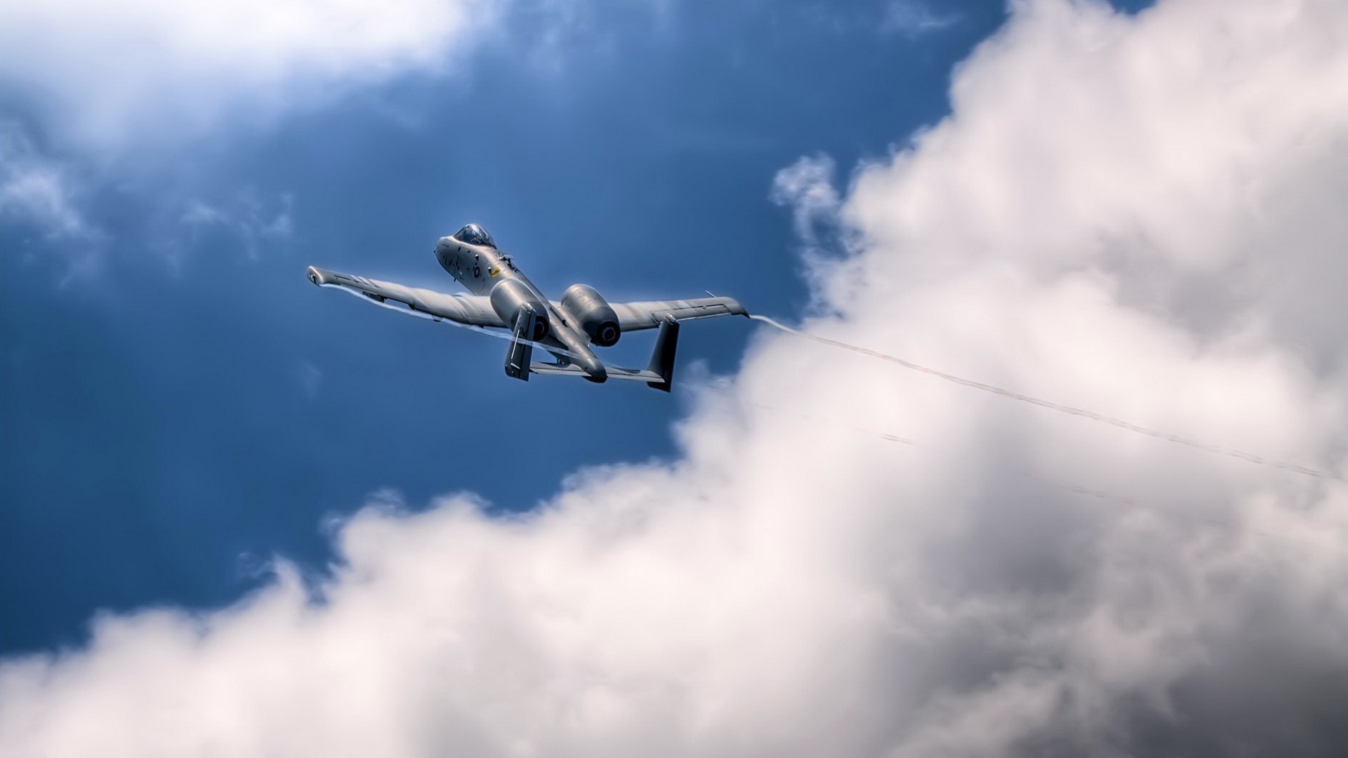 Самолет А-10 в небе