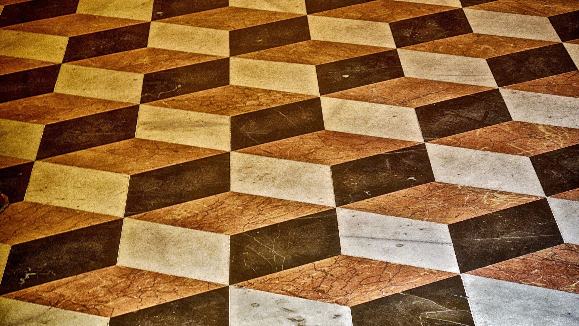 Плитка коричневая