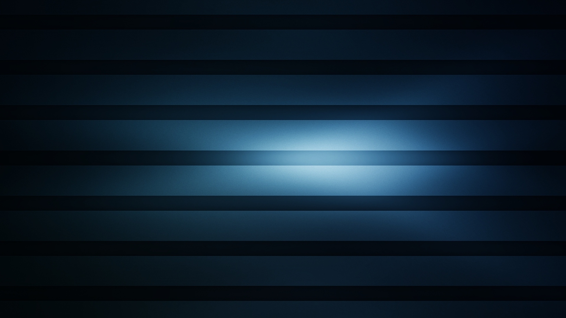 Темные полосы на синем фоне