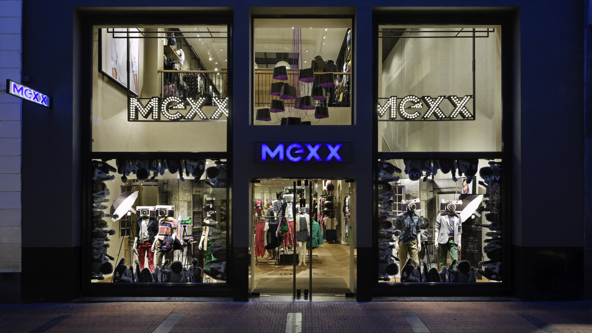 Дорогой бутик MEXX