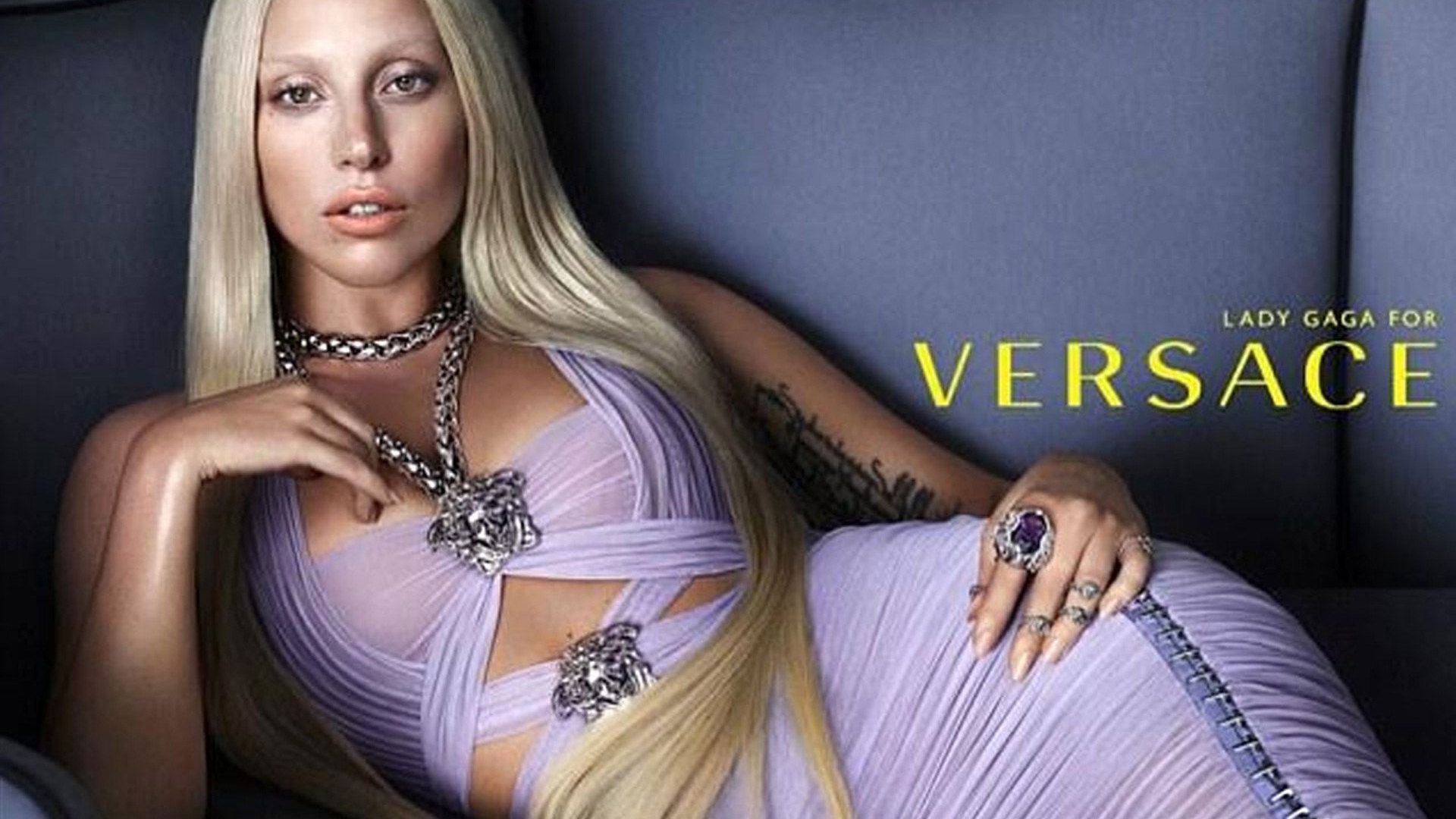 Леди Гага для Versace