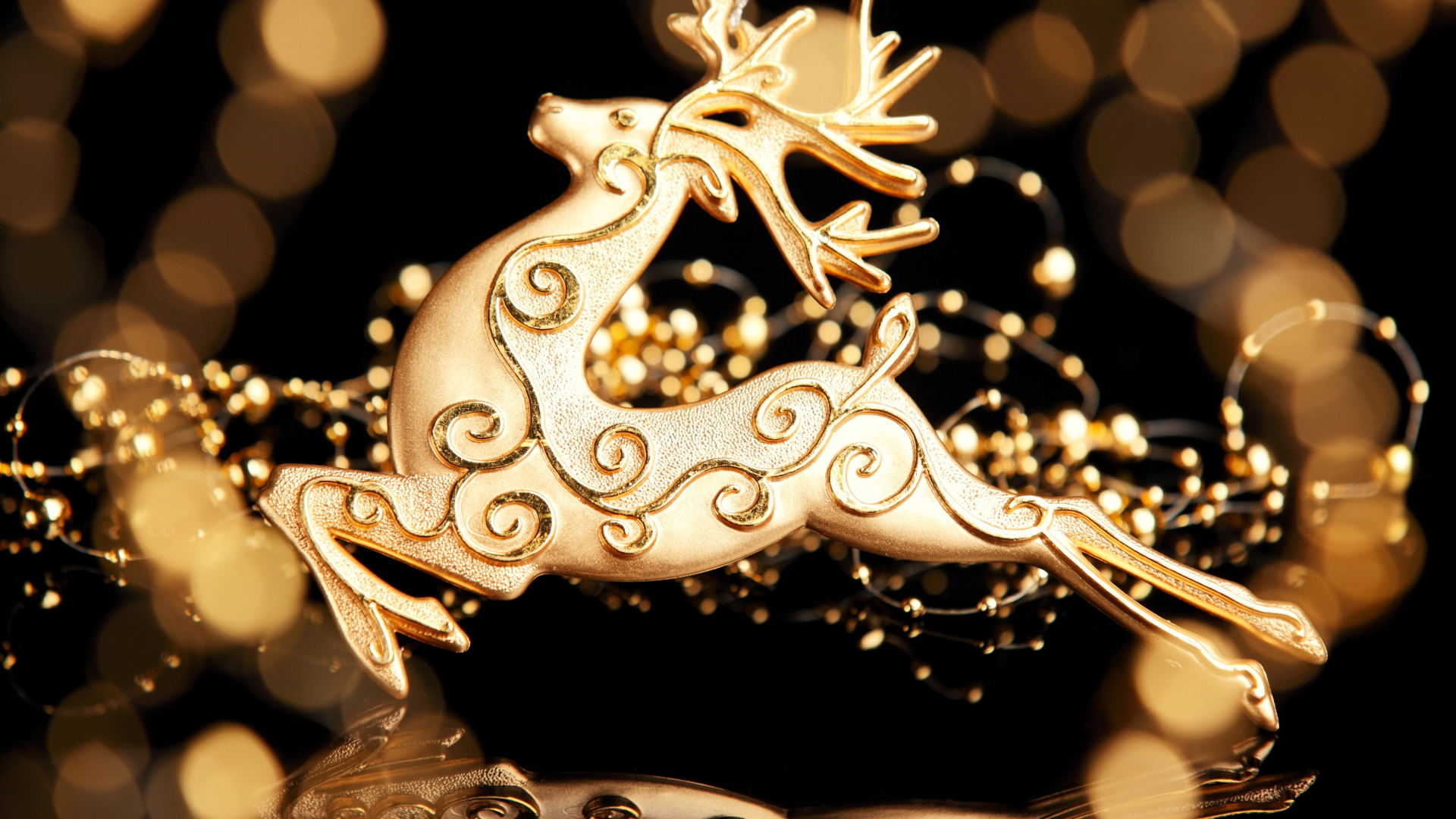 Фигурка оленя