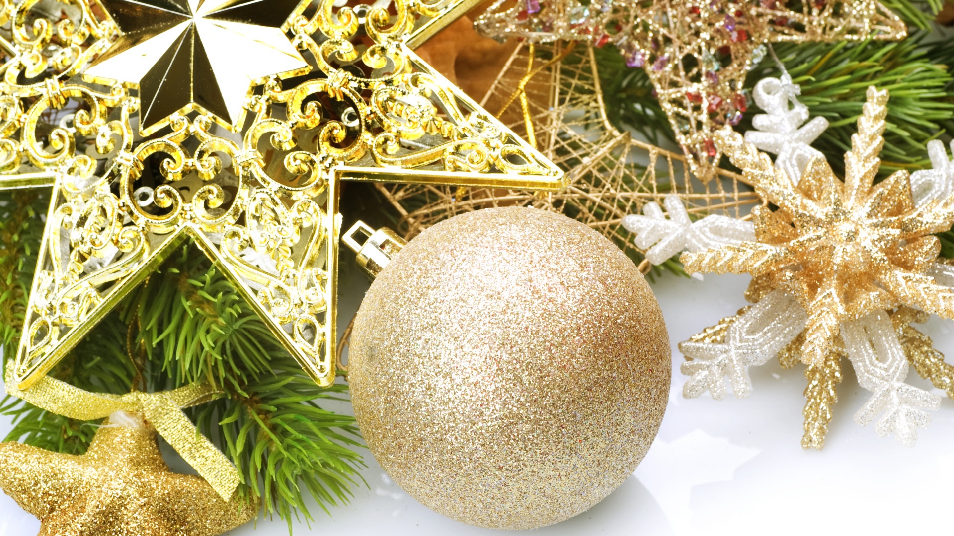 Звезды и шар на елку