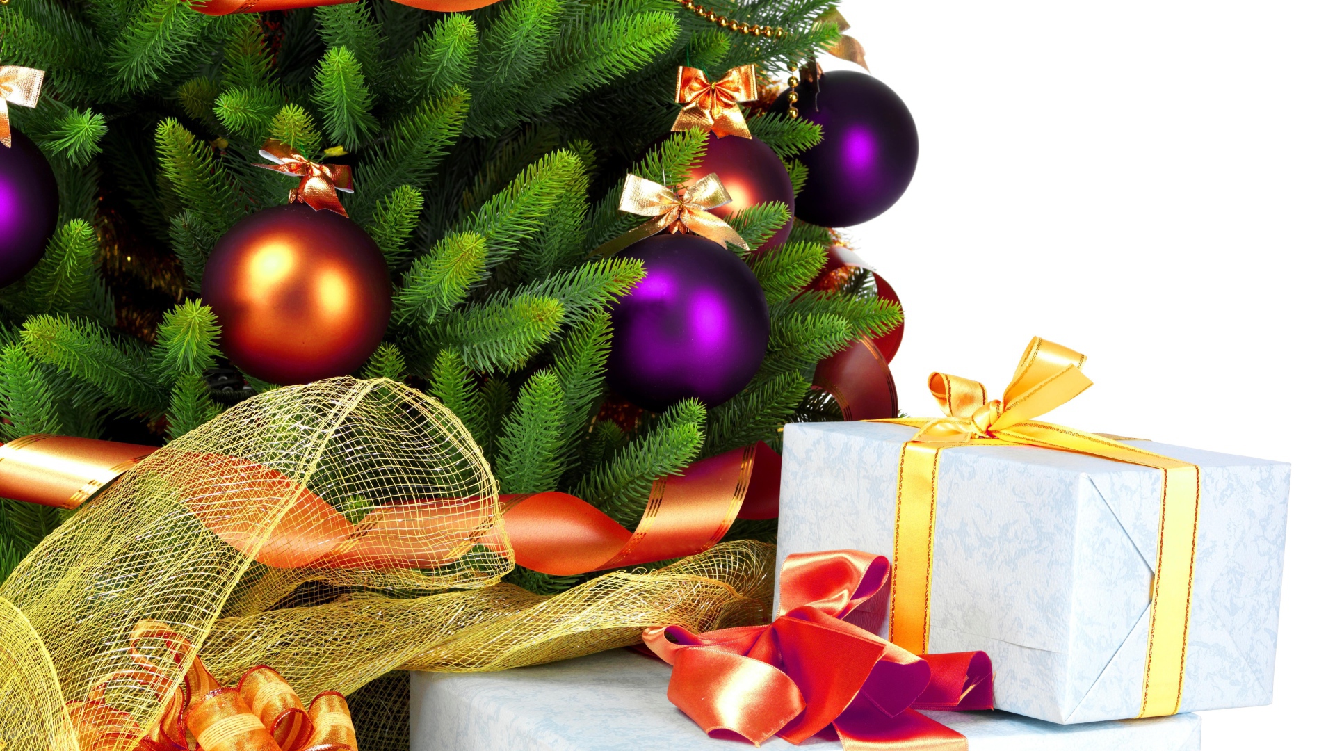 Подарки под елкой