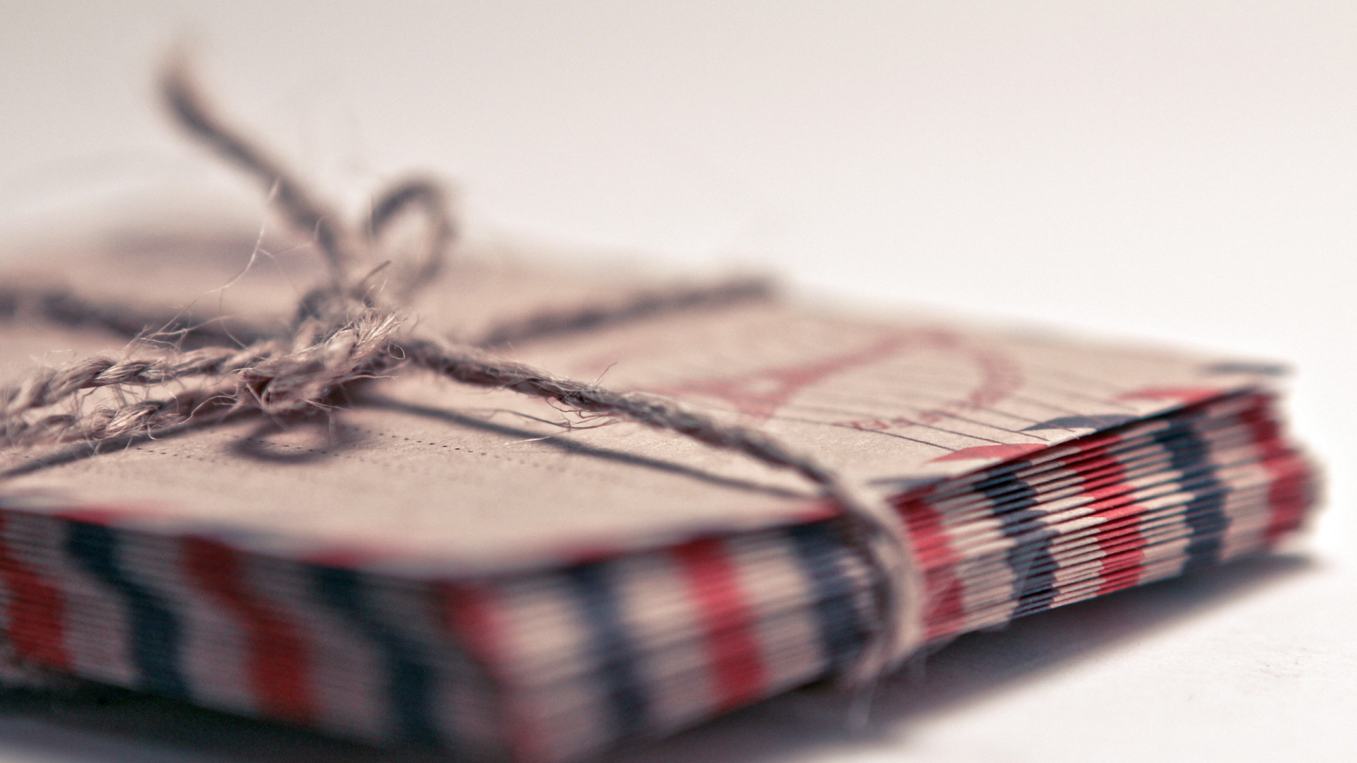 Конверты перевязанные веревкой