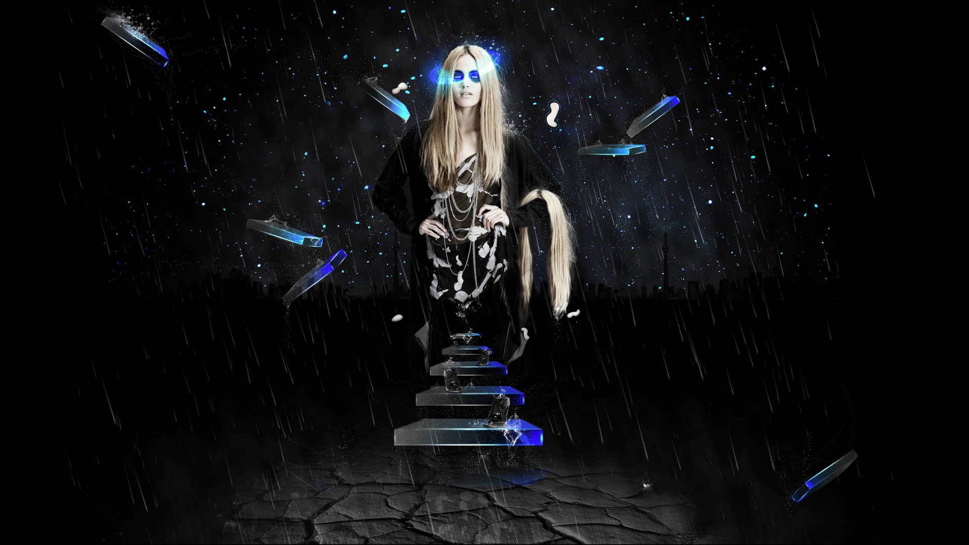 Женщина в черной одежде